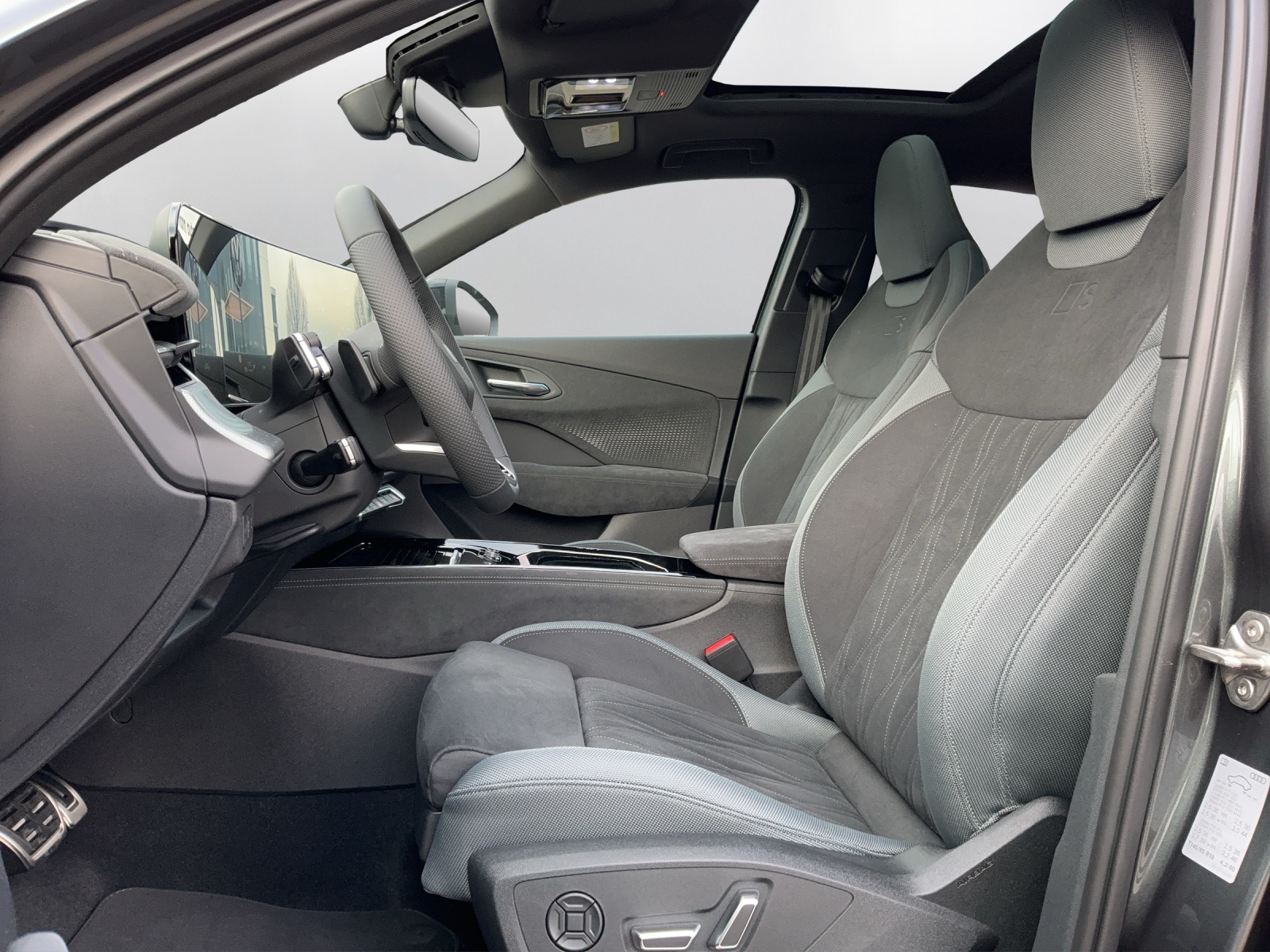 AUDI Q3 Sportback TFSI quattro 195 kW S tronic-image-9
