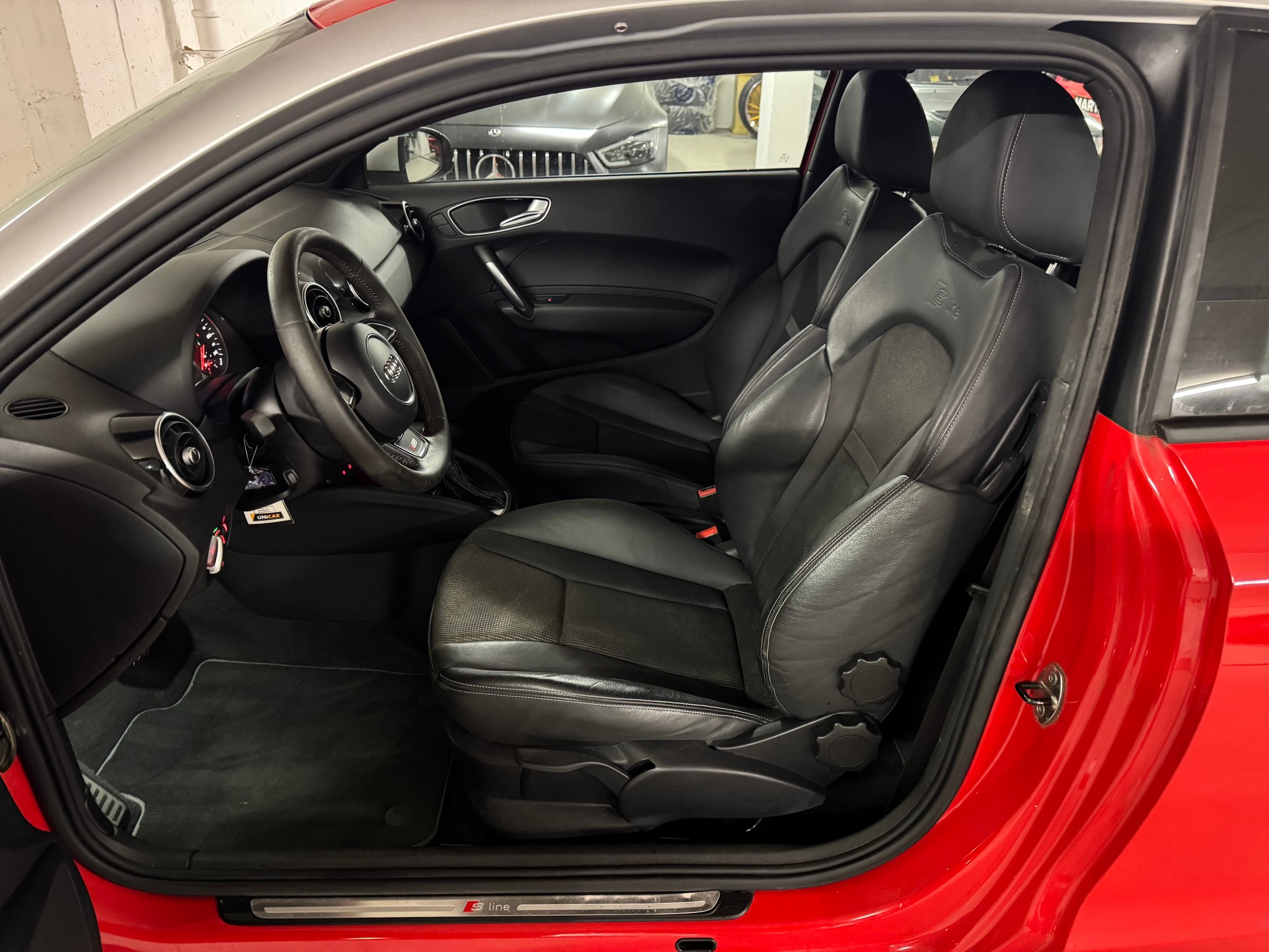 AUDI A1 1.4 TFSI S-Line S-tronic-image-9