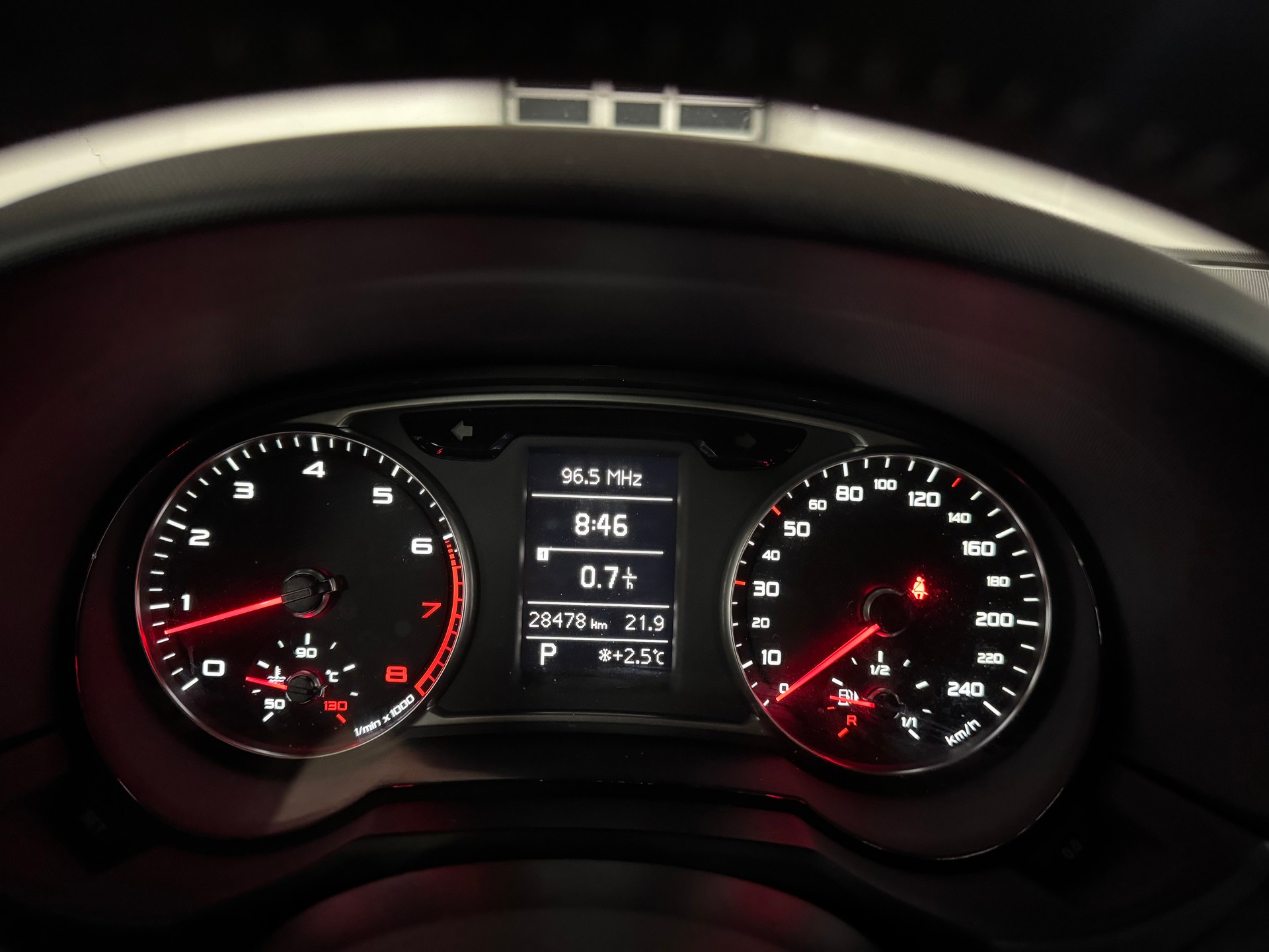 AUDI A1 1.4 TFSI S-Line S-tronic-image-14