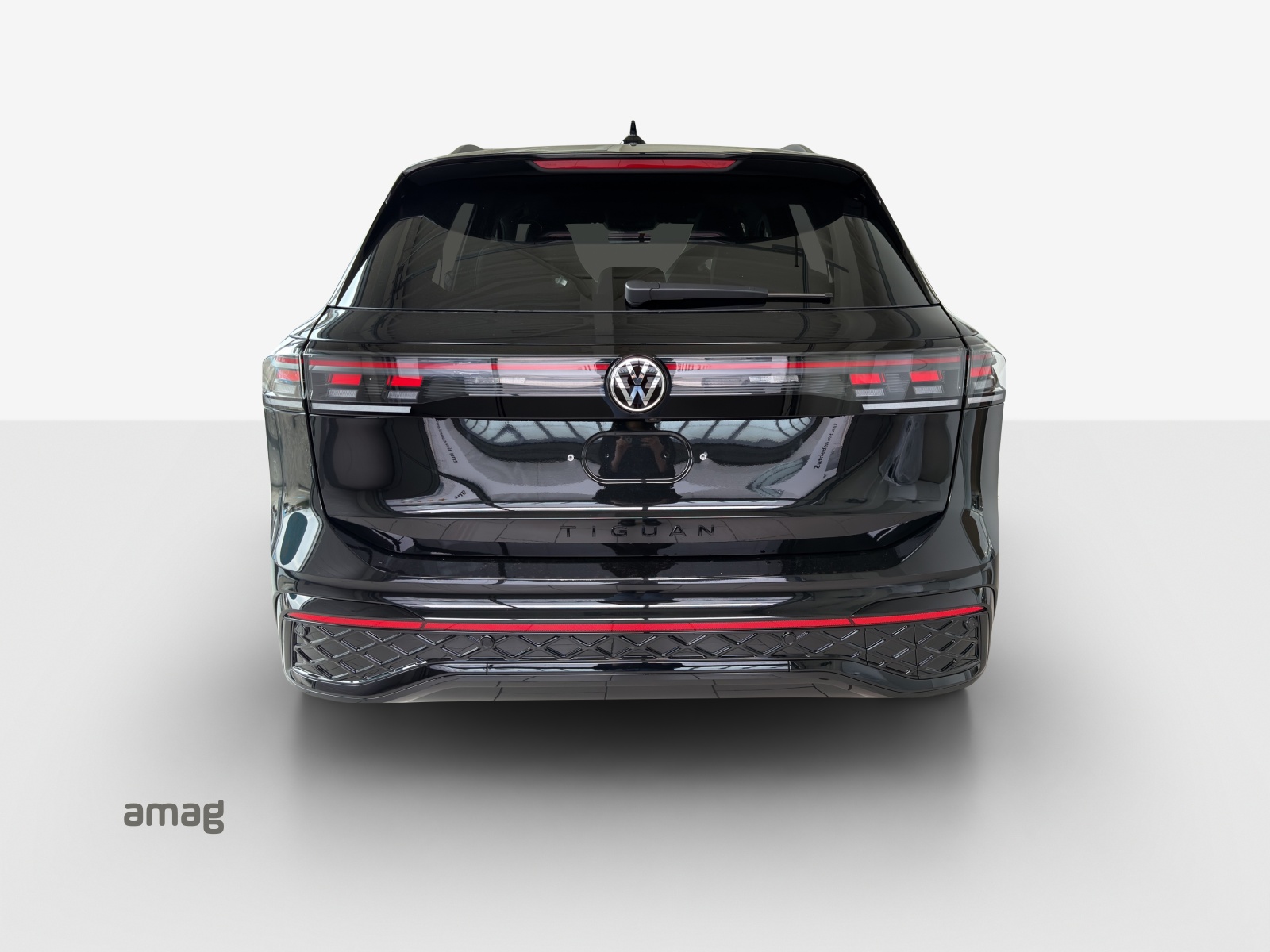 VW Tiguan 2.0 TSI DSG R-Line 4Motion-image-3