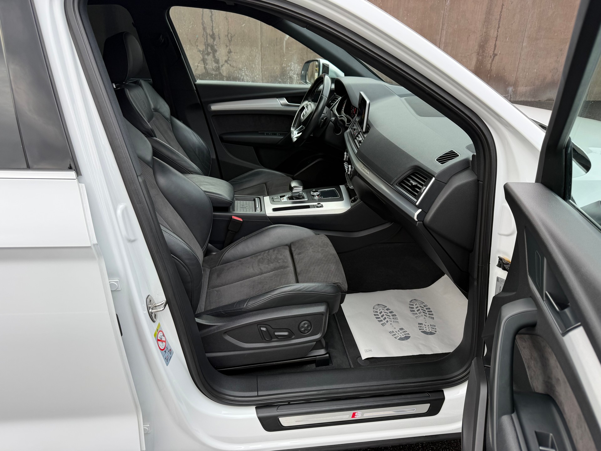 AUDI SQ5 3.0 TFSI quattro S-tronic-image-15