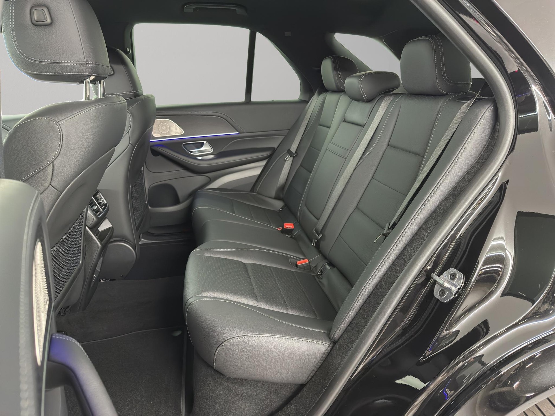MERCEDES-BENZ GLE 350 de AMG Line 4matic-image-4