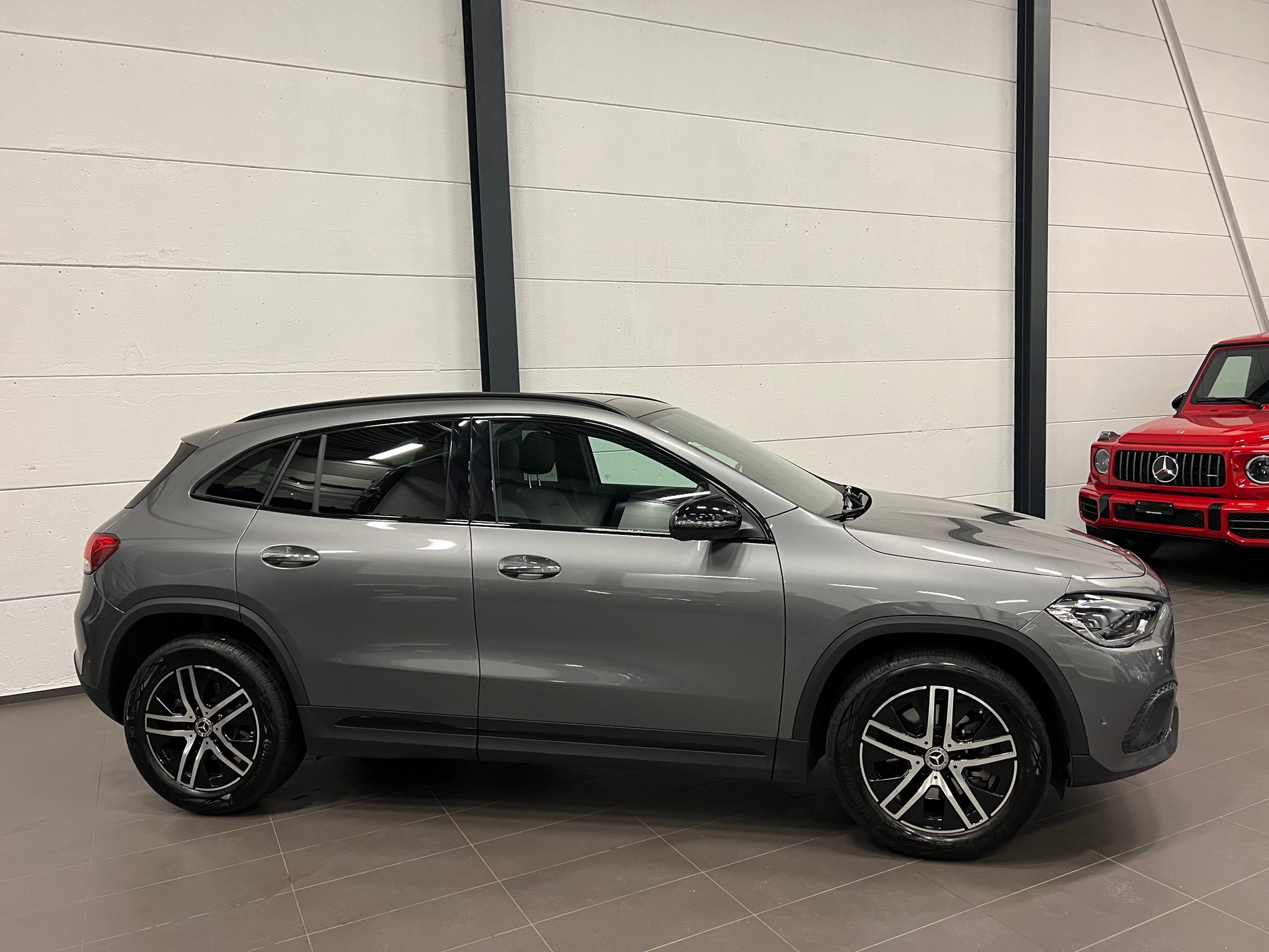 MERCEDES-BENZ GLA 220d 4Matic Progressive 8G-DCT-image-5