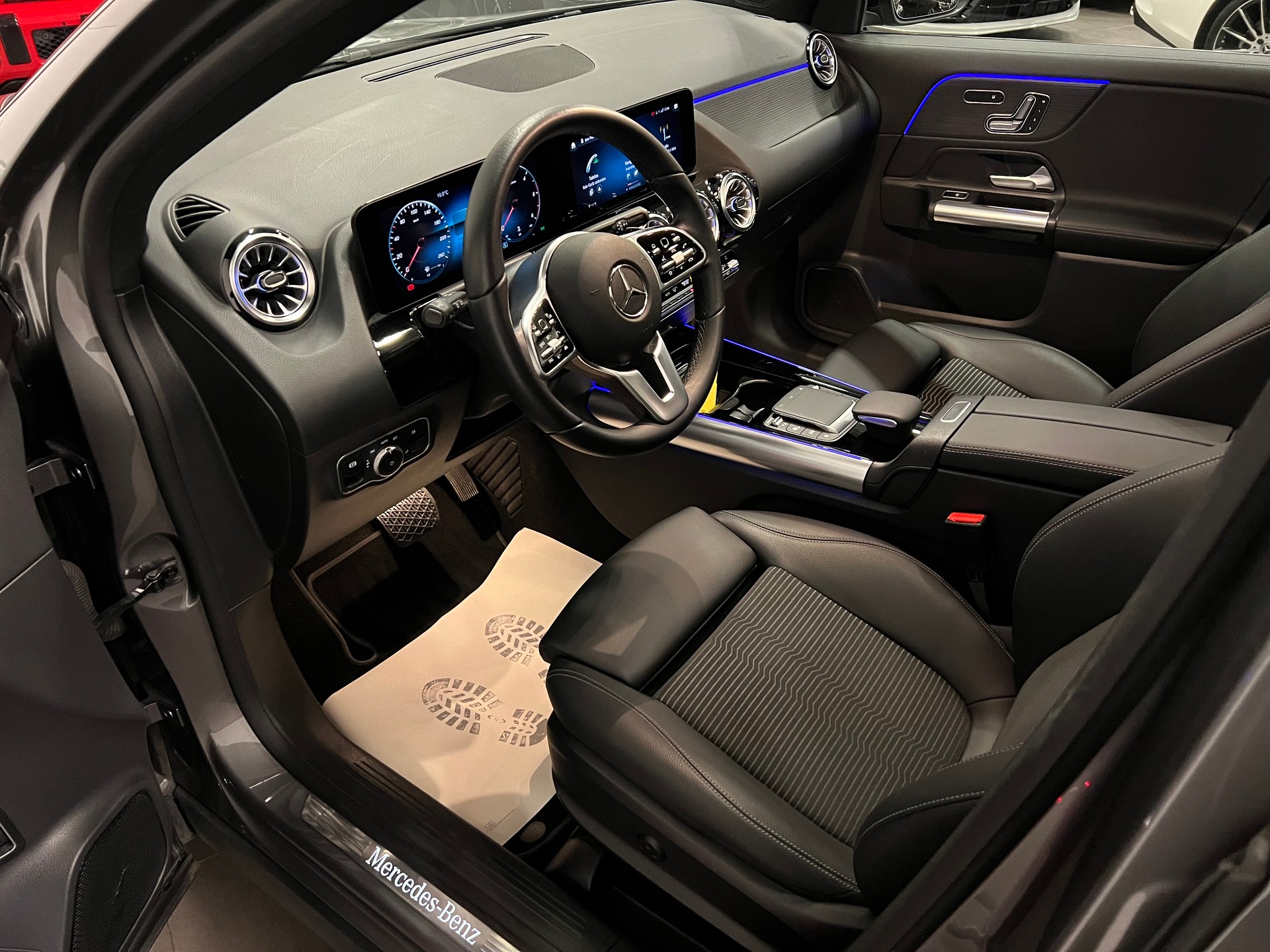 MERCEDES-BENZ GLA 220d 4Matic Progressive 8G-DCT-image-16