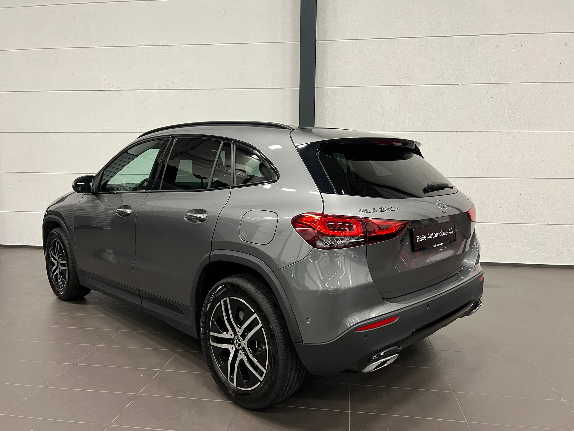 MERCEDES-BENZ GLA 220d 4Matic Progressive 8G-DCT-image-11