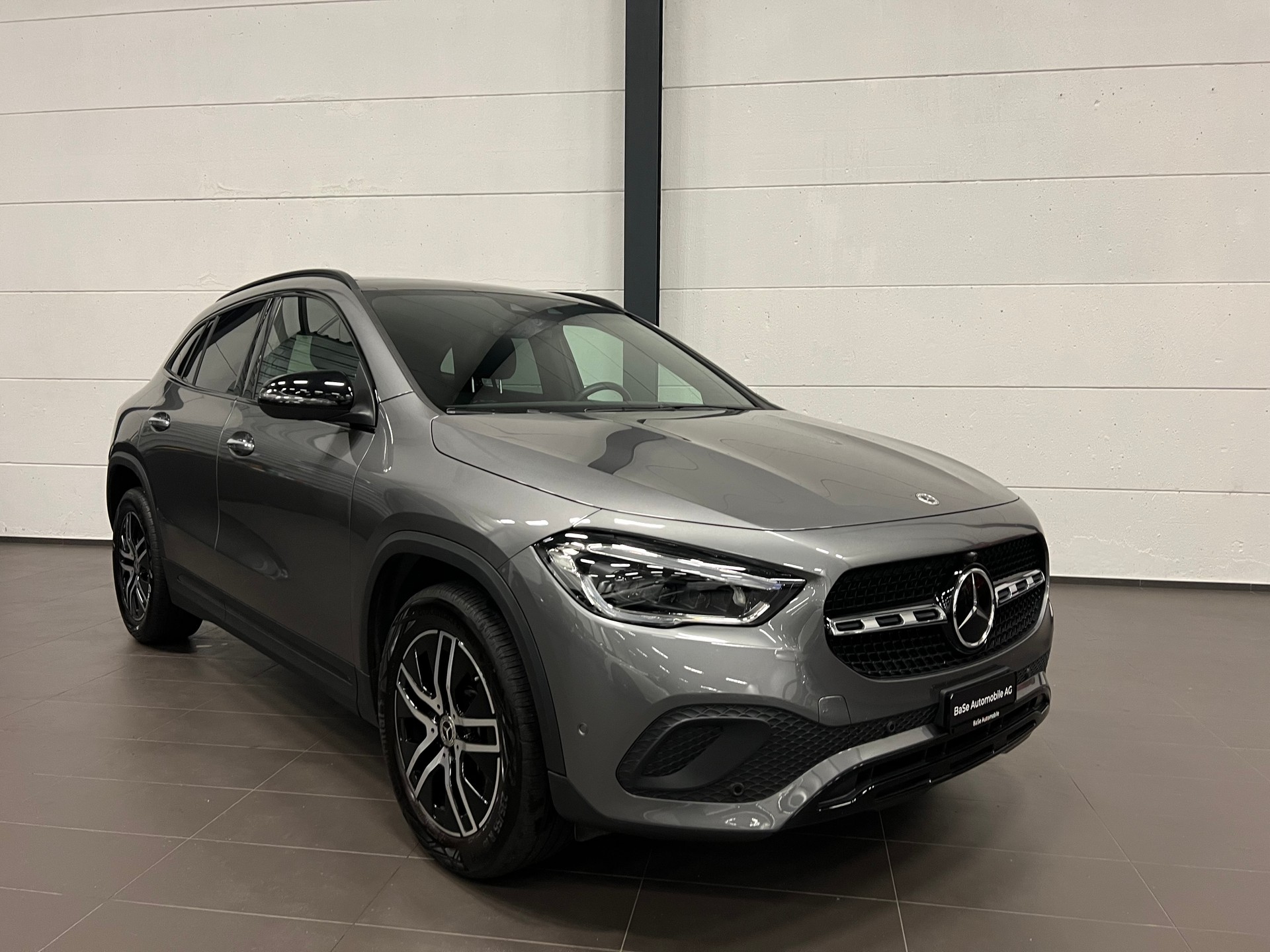 MERCEDES-BENZ GLA 220d 4Matic Progressive 8G-DCT-image-3