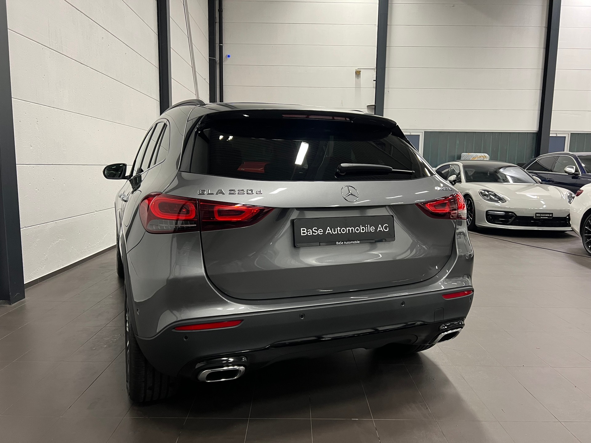 MERCEDES-BENZ GLA 220d 4Matic Progressive 8G-DCT-image-14