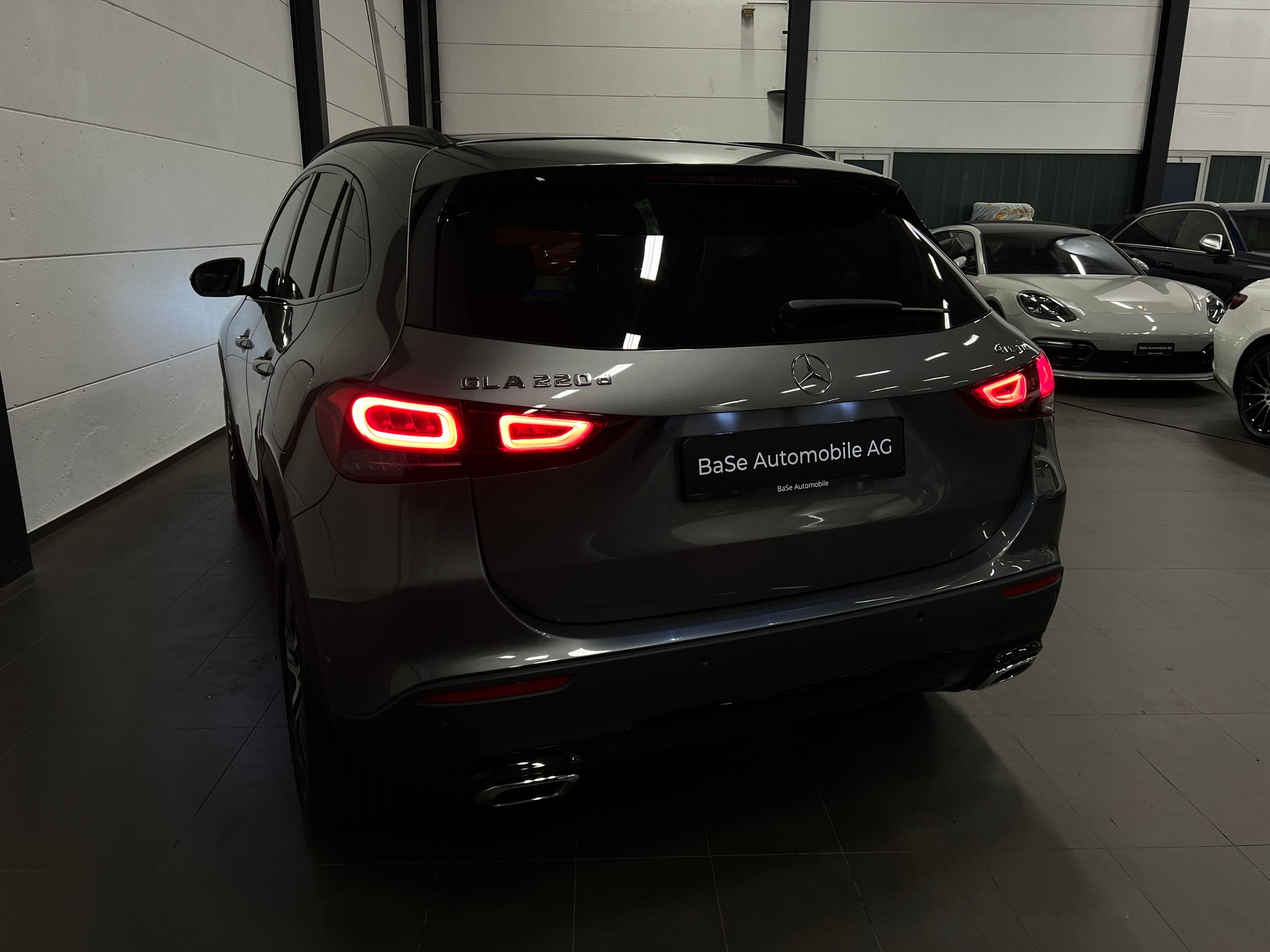 MERCEDES-BENZ GLA 220d 4Matic Progressive 8G-DCT-image-15