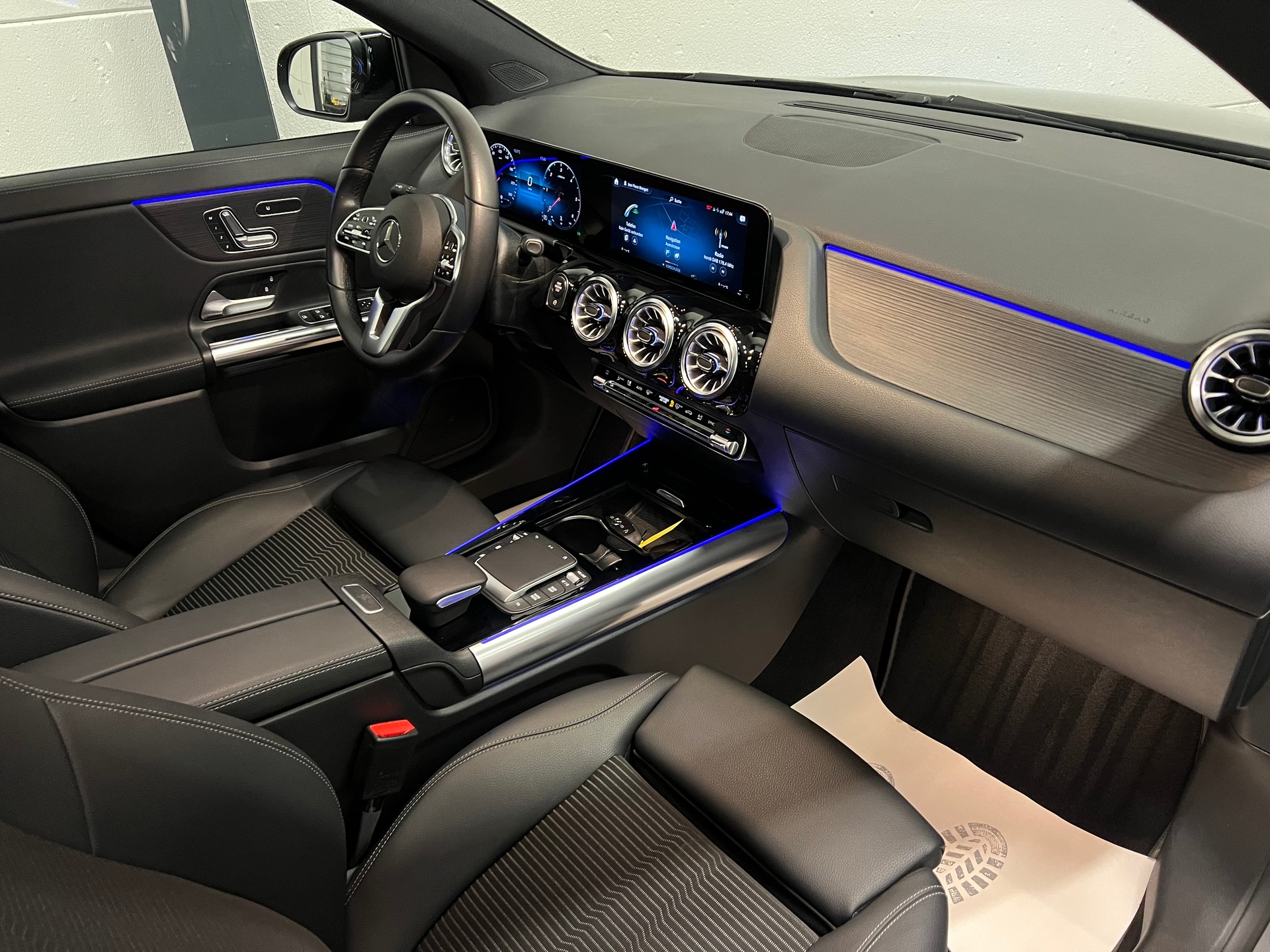 MERCEDES-BENZ GLA 220d 4Matic Progressive 8G-DCT-image-18