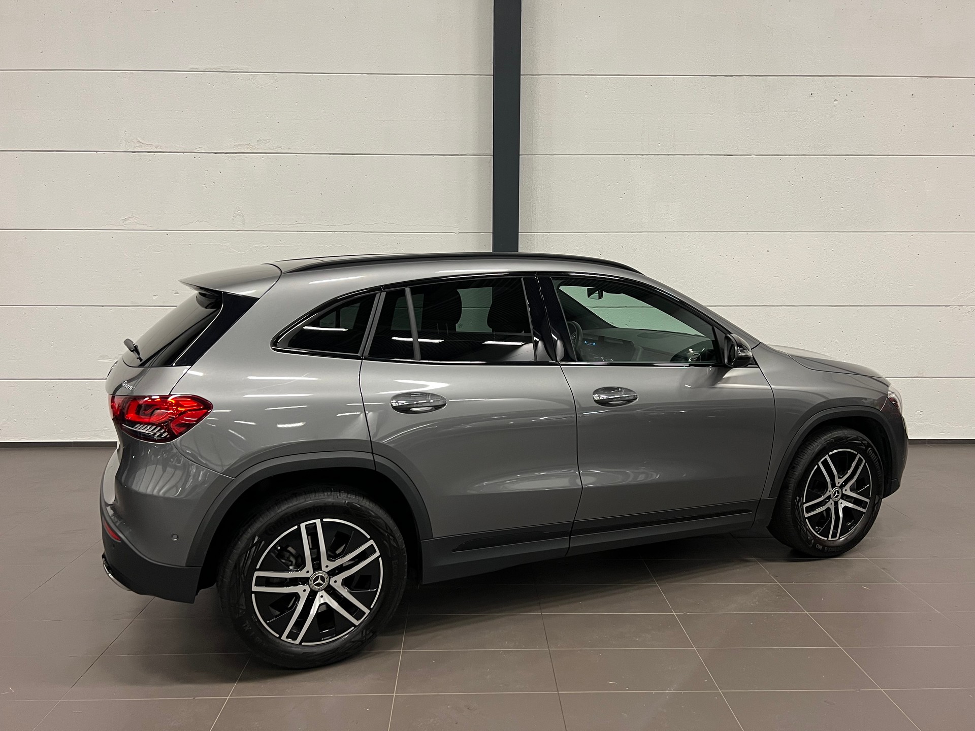 MERCEDES-BENZ GLA 220d 4Matic Progressive 8G-DCT-image-13