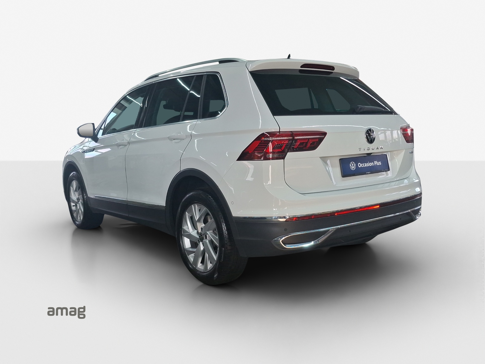 VW Tiguan 2.0 TDI SCR Elegance 4Motion DSG-image-2