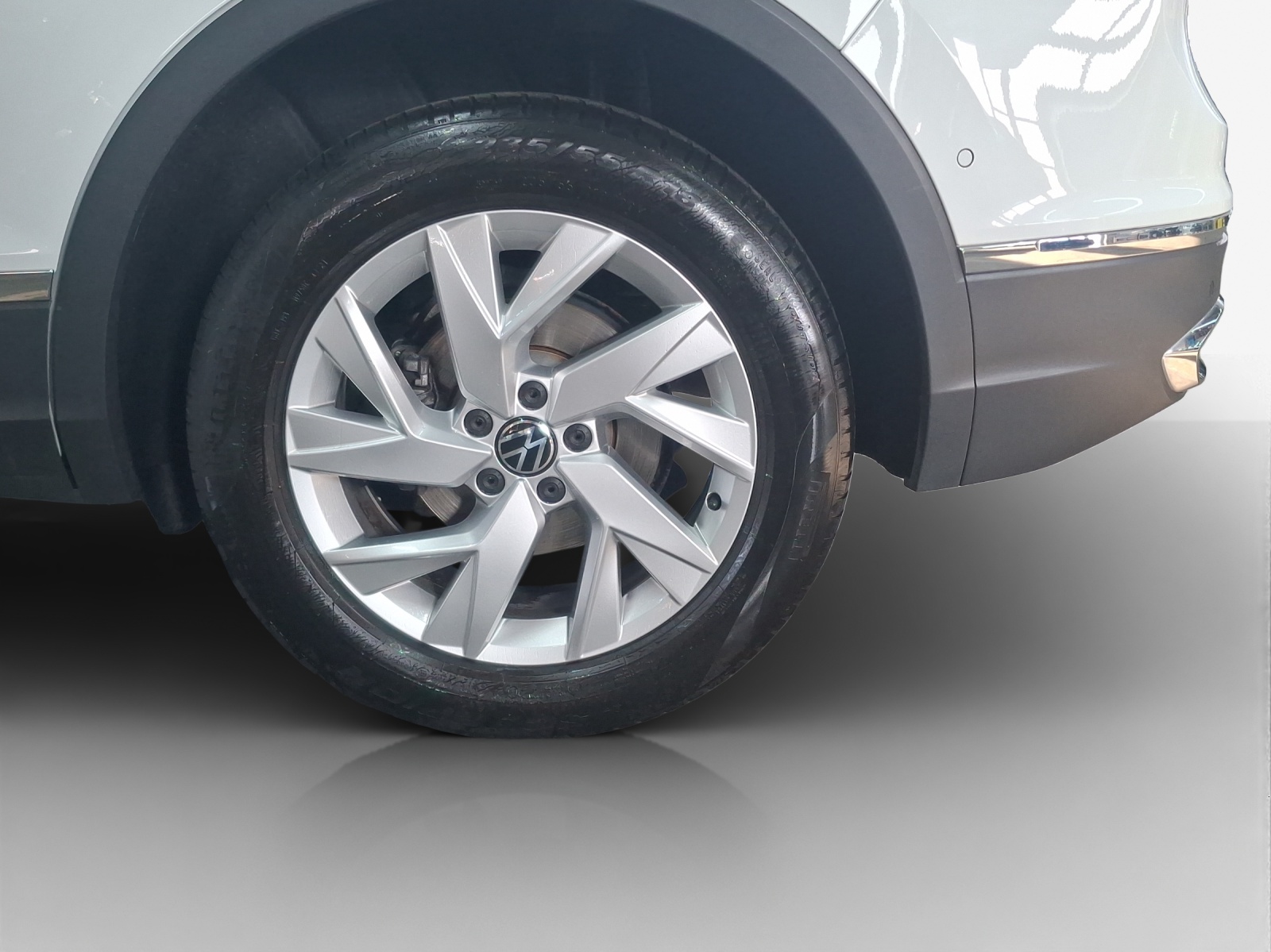 VW Tiguan 2.0 TDI SCR Elegance 4Motion DSG-image-13