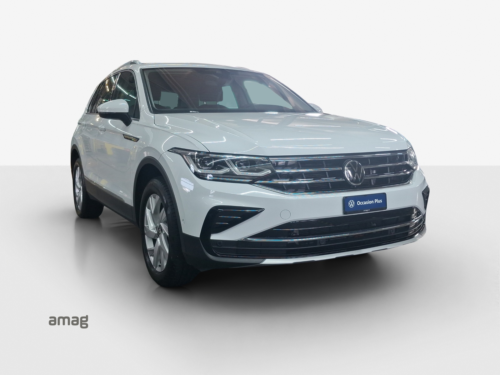 VW Tiguan 2.0 TDI SCR Elegance 4Motion DSG-image-5
