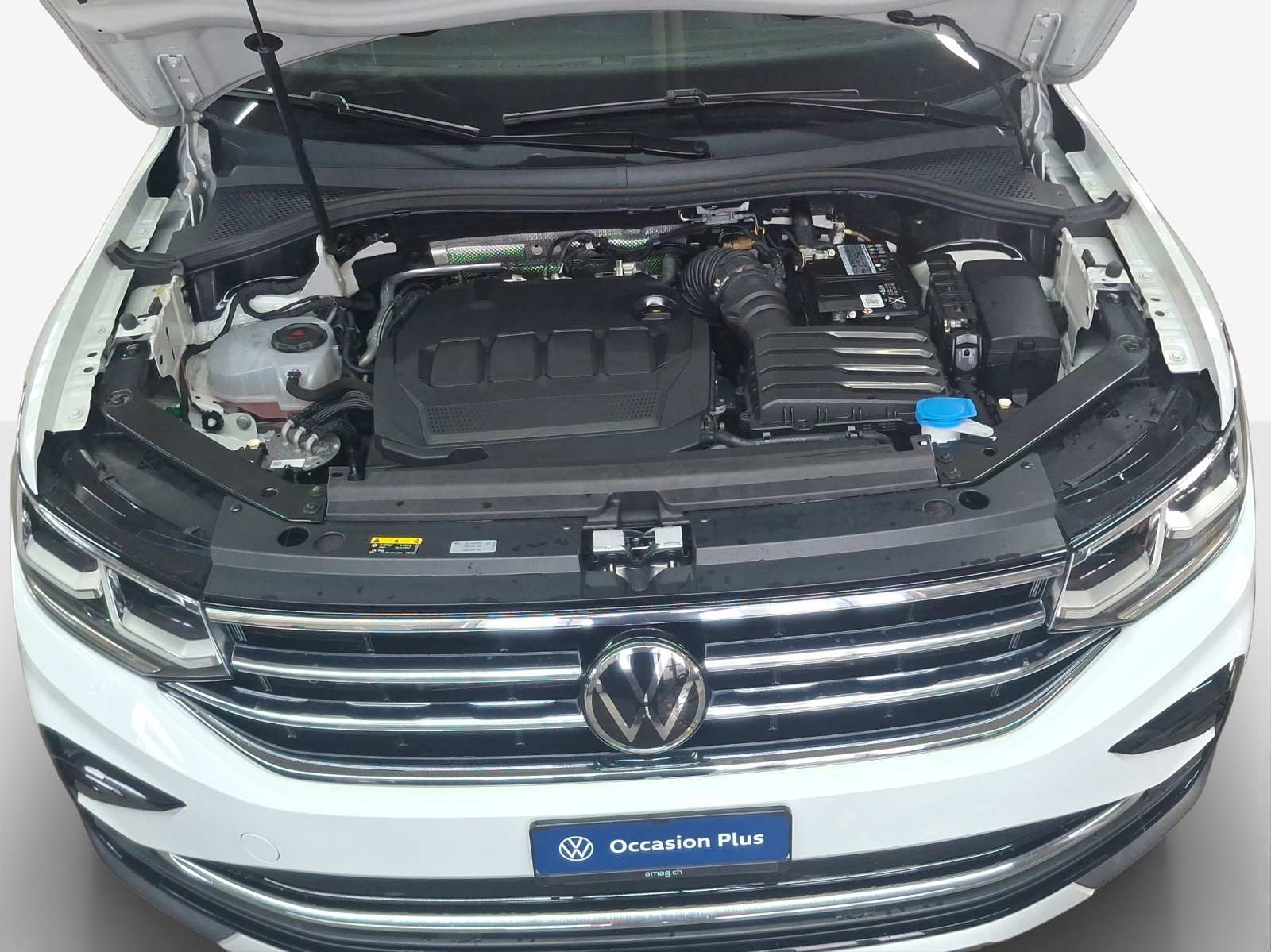 VW Tiguan 2.0 TDI SCR Elegance 4Motion DSG-image-15