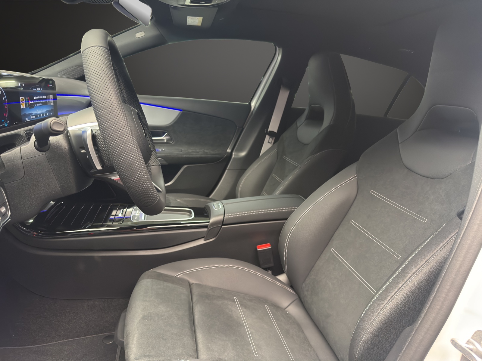 MERCEDES-BENZ A 250 4Matic 8G-DCT-image-11