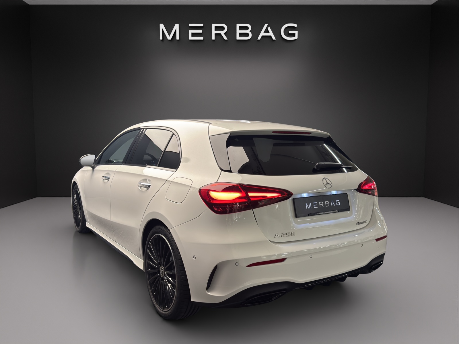 MERCEDES-BENZ A 250 4Matic 8G-DCT-image-4