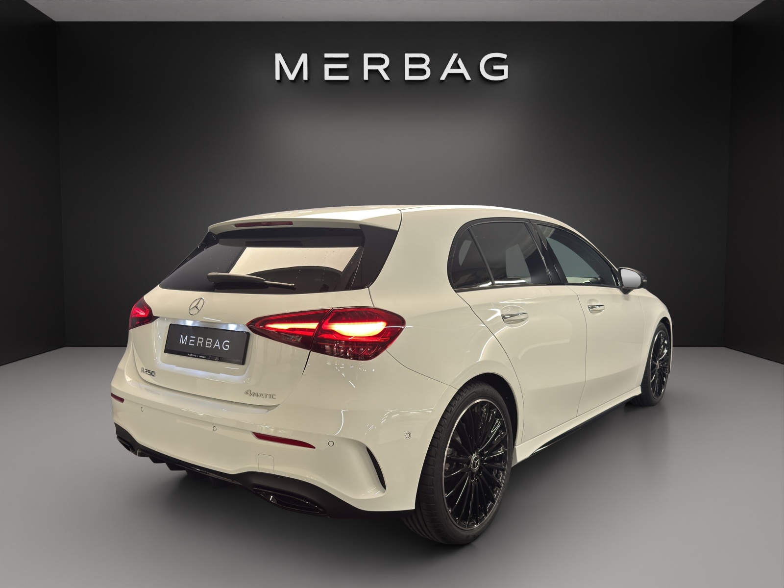 MERCEDES-BENZ A 250 4Matic 8G-DCT-image-6