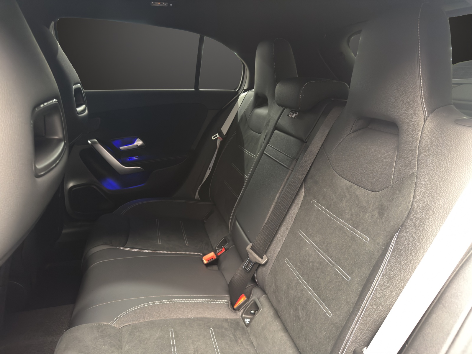 MERCEDES-BENZ A 250 4Matic 8G-DCT-image-9