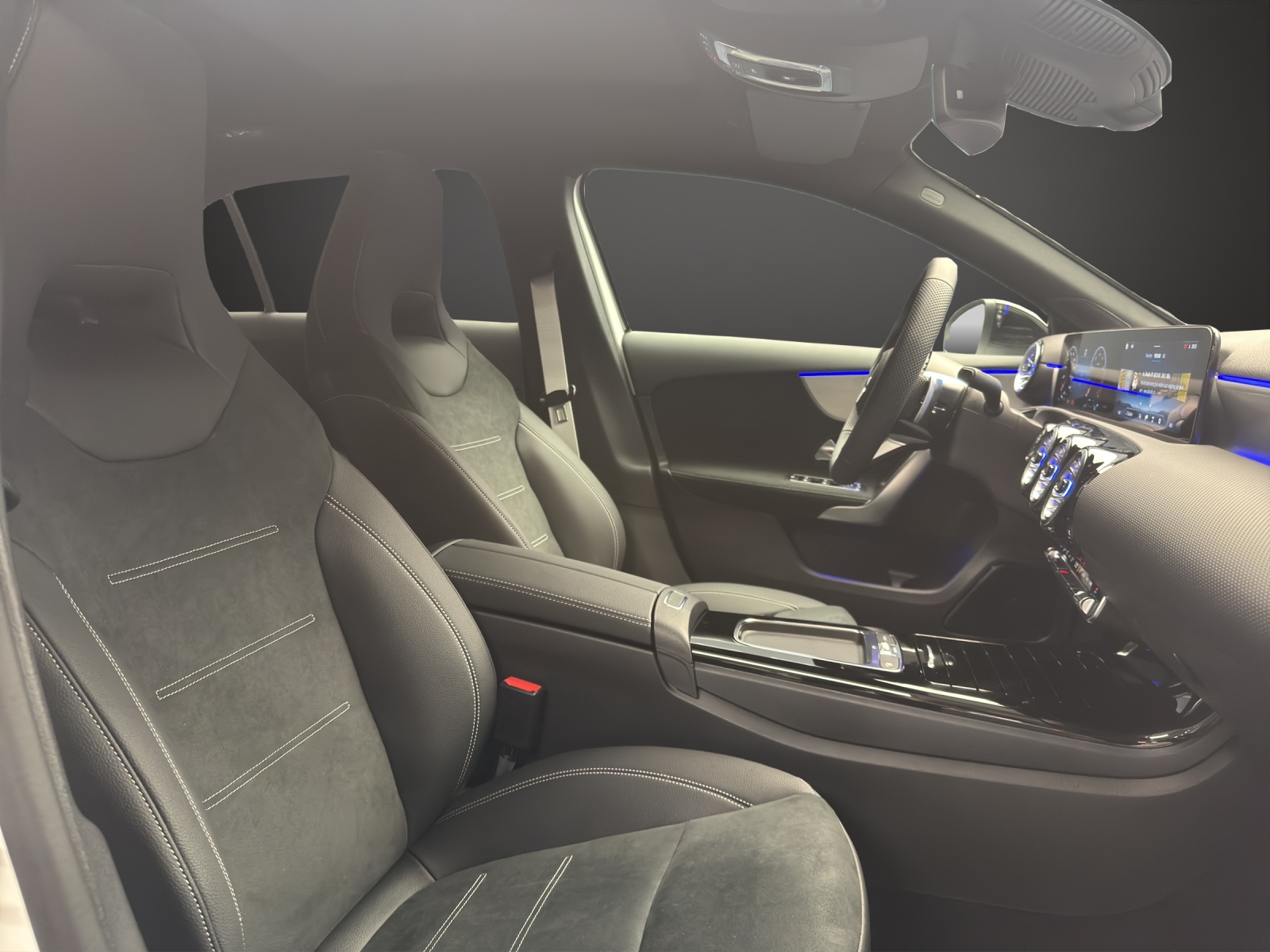 MERCEDES-BENZ A 250 4Matic 8G-DCT-image-15