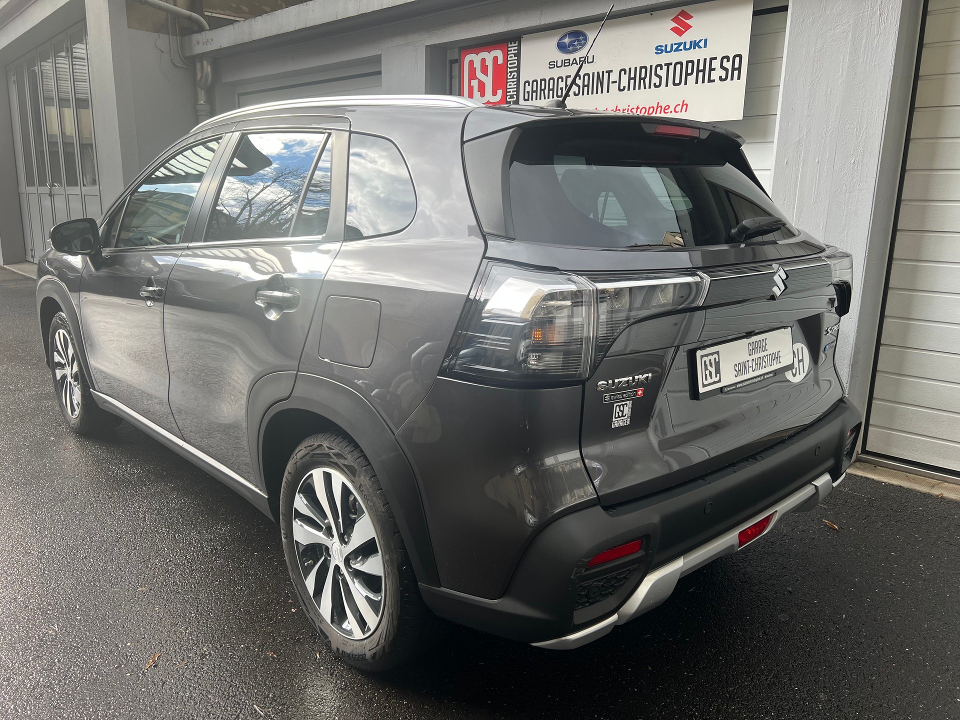 SUZUKI S-Cross 1.5 Compact Top Hybrid-image-4