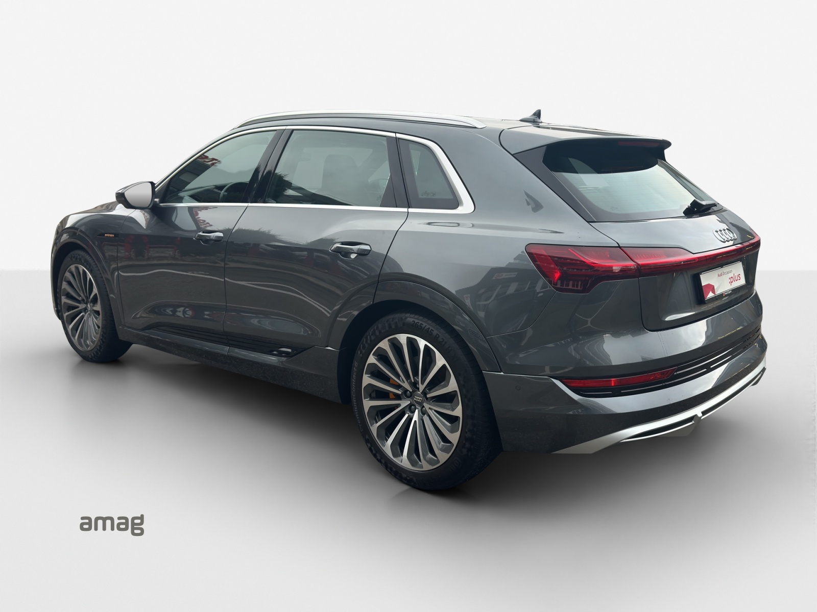 AUDI e-tron 55 S Line quattro-image-2
