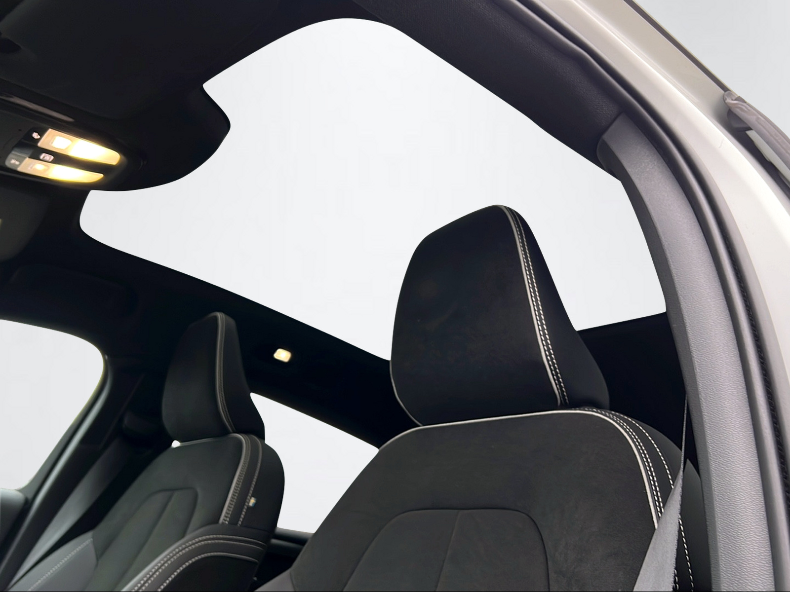 VOLVO C40 P8 Twin Recharge Ultimate AWD-image-15