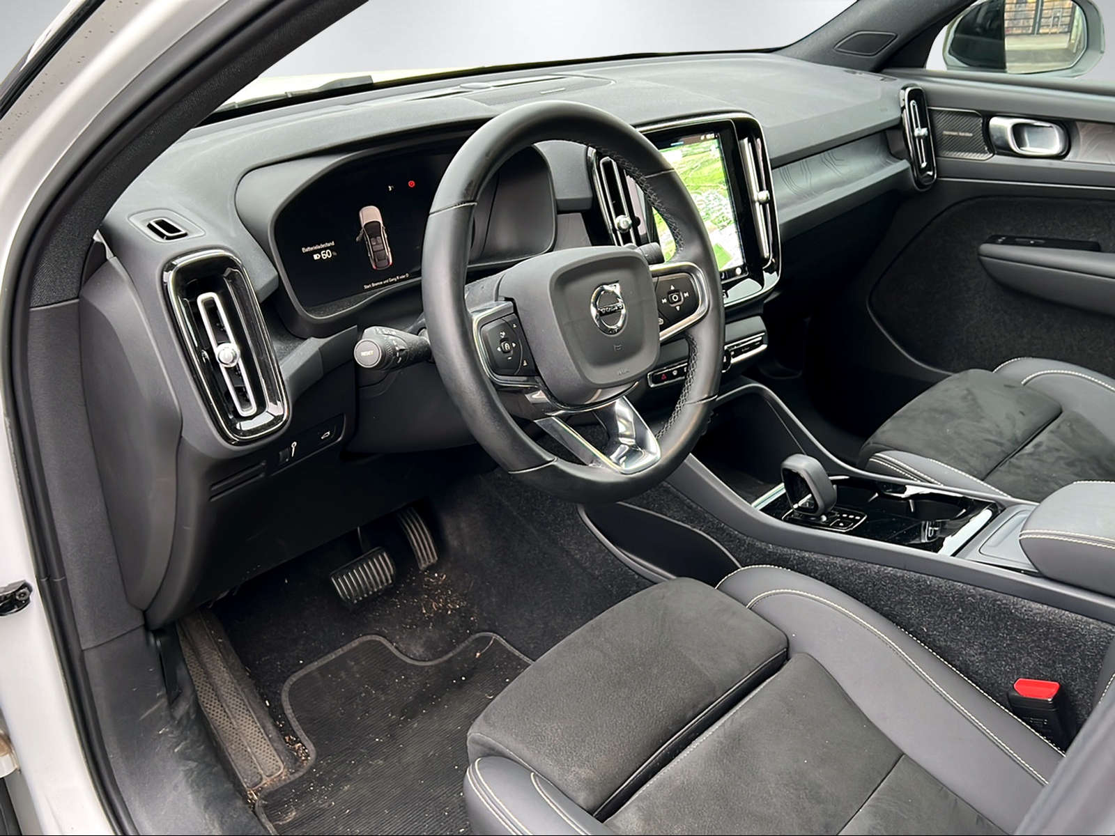 VOLVO C40 P8 Twin Recharge Ultimate AWD-image-13
