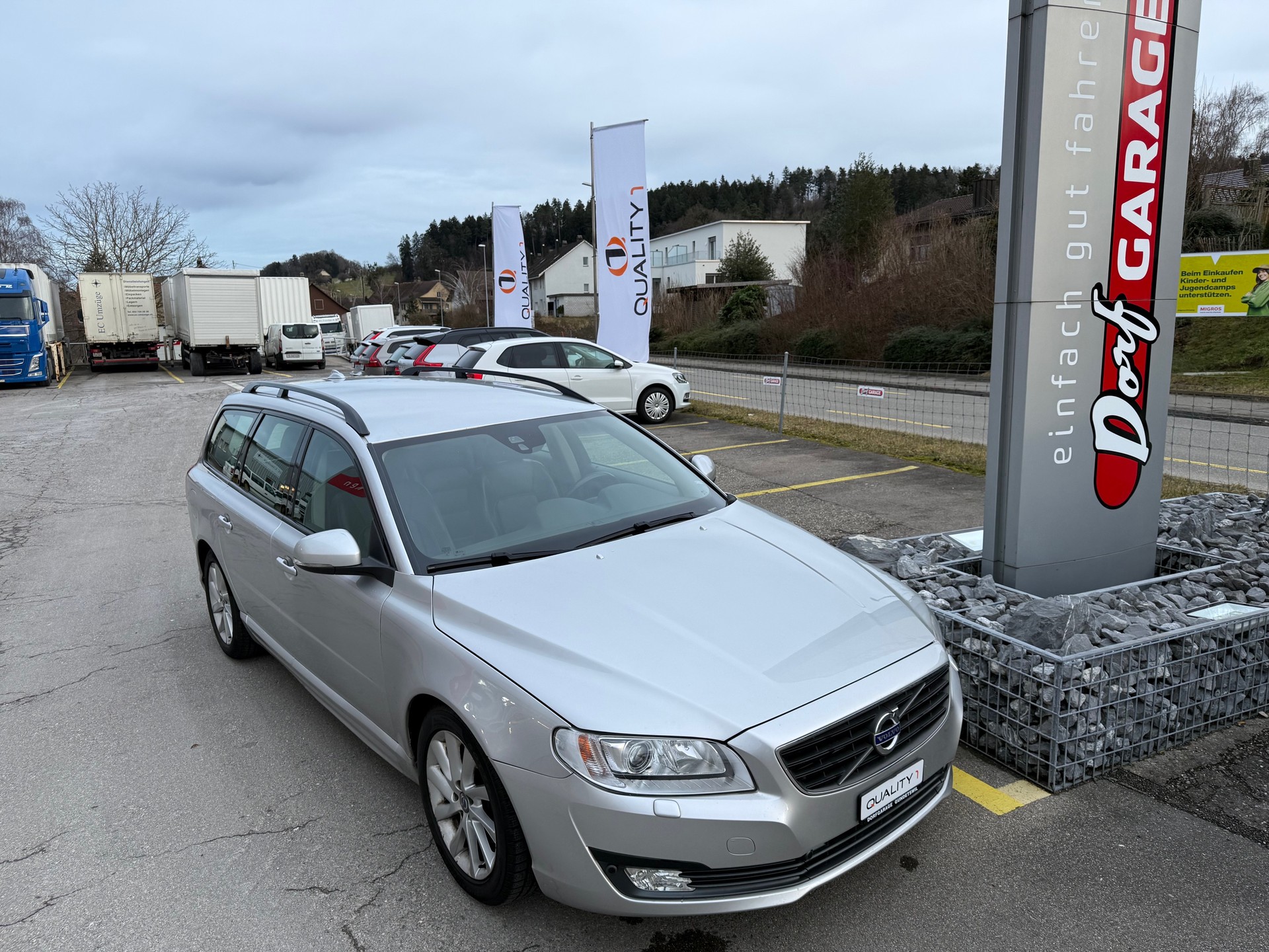 VOLVO V70 D4 Momentum Classic Edition Geartronic