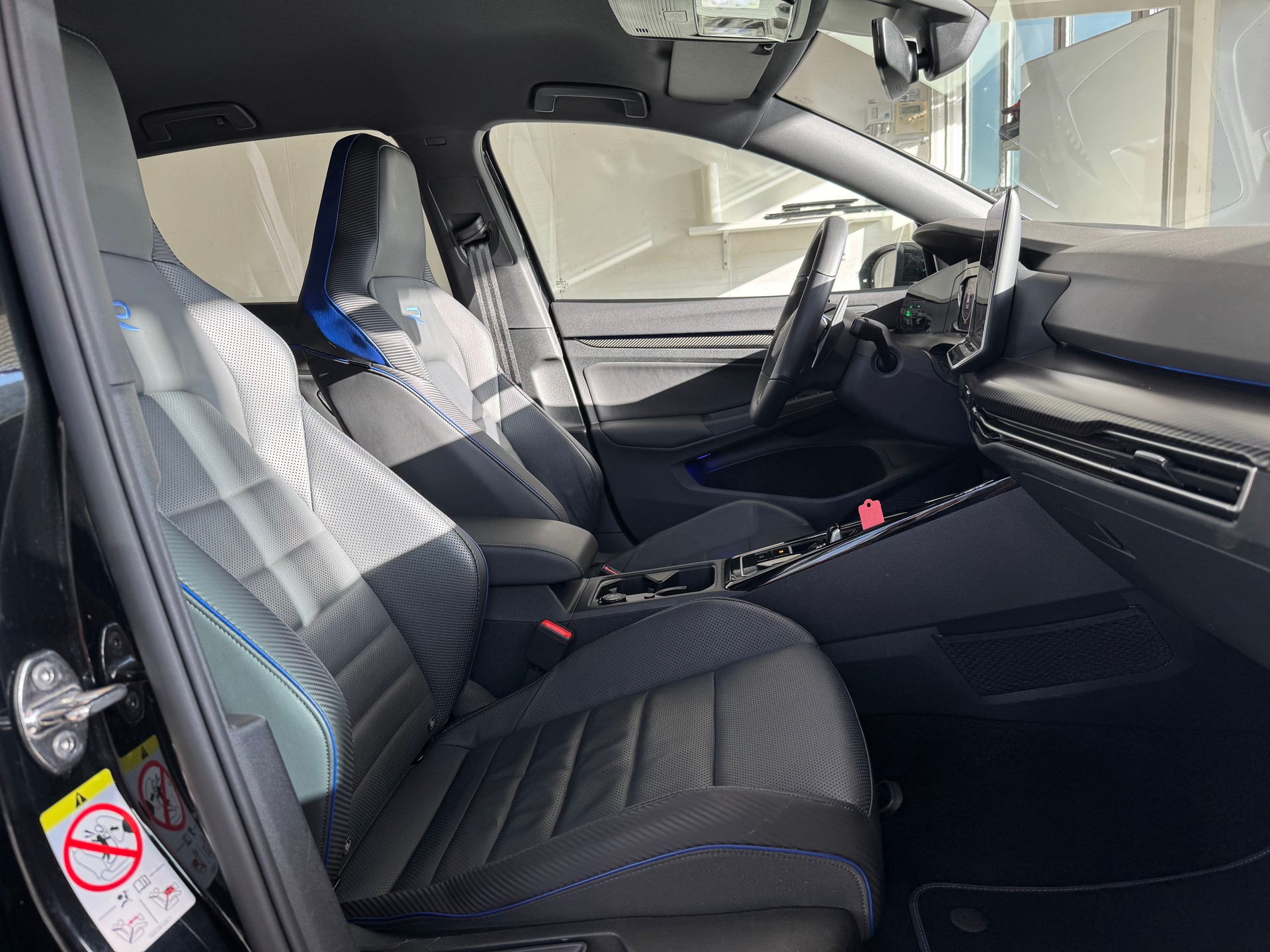 VW Golf 2.0 TSI R Black Edition DSG 4 Motion-image-11