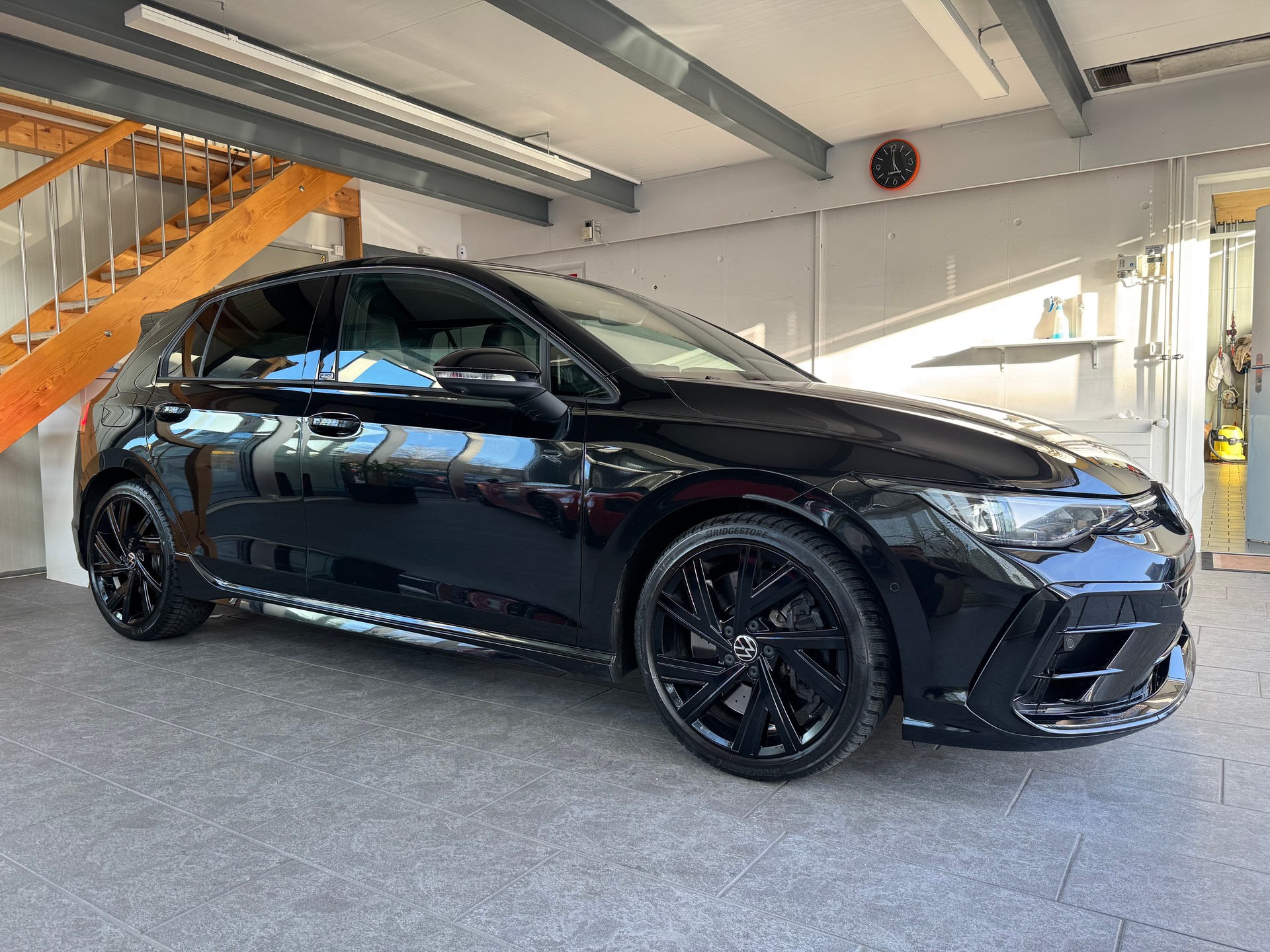 VW Golf 2.0 TSI R Black Edition DSG 4 Motion-image-3