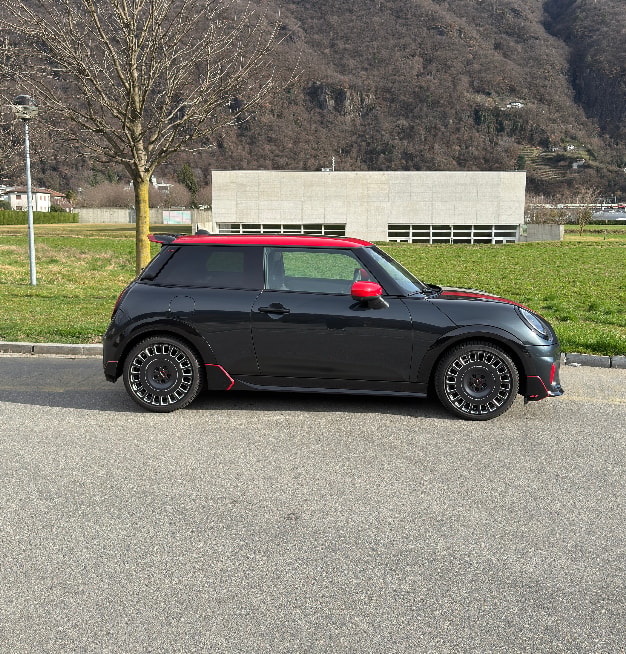 MINI John Cooper Works-image-2