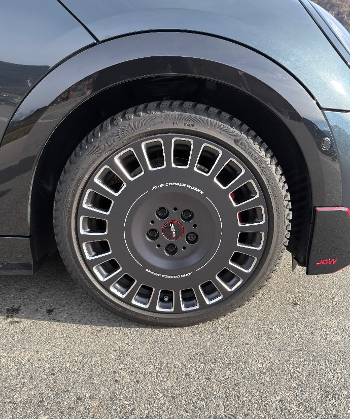 MINI John Cooper Works-image-11