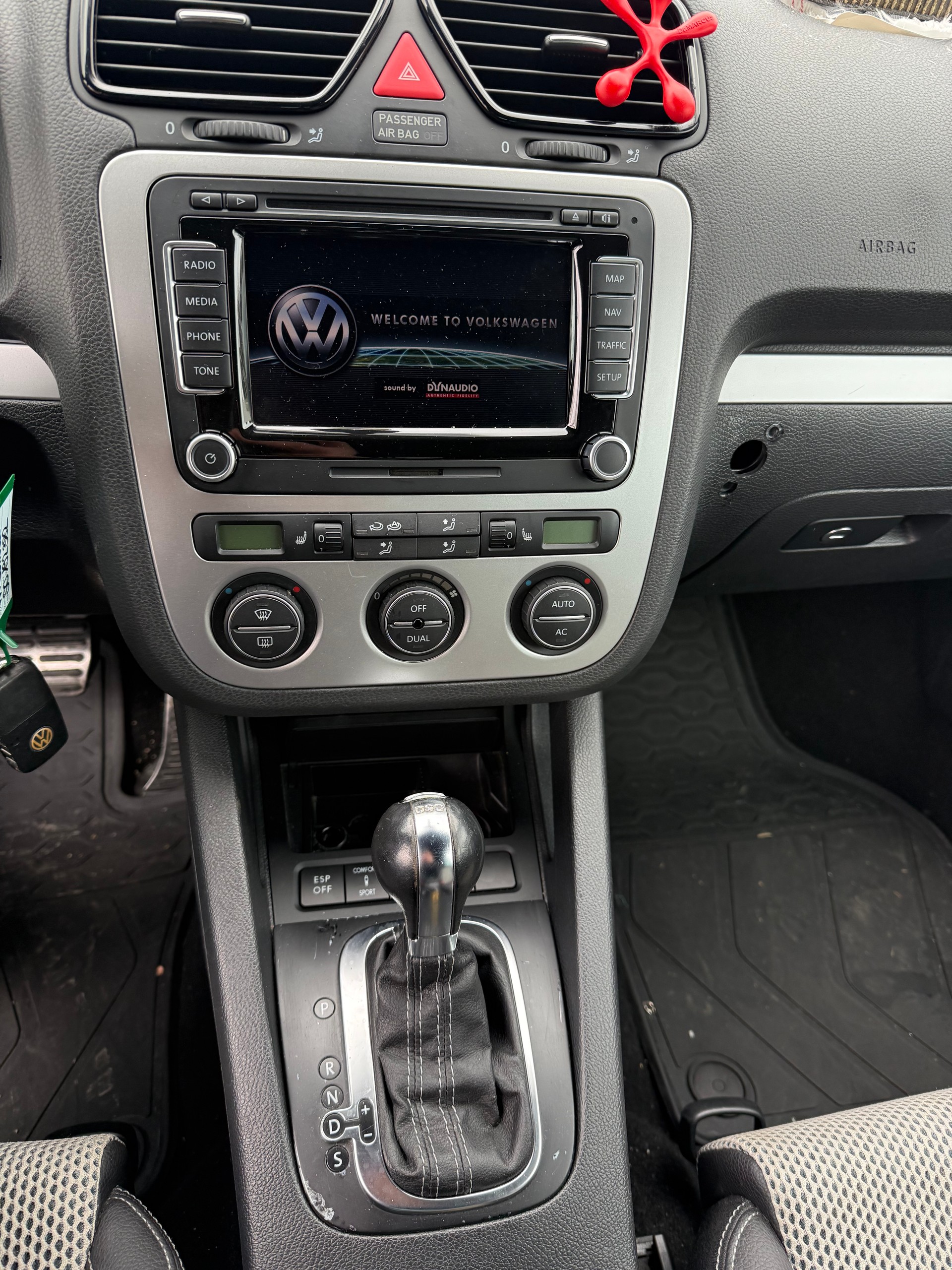 VW Scirocco 2.0 TSI-image-11