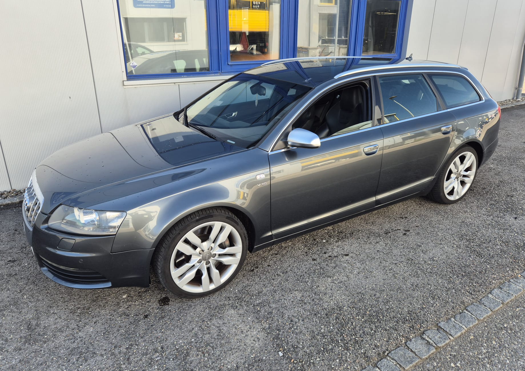 AUDI S6 Avant 5.2 V10 quattro tiptronic-showroom-element-3