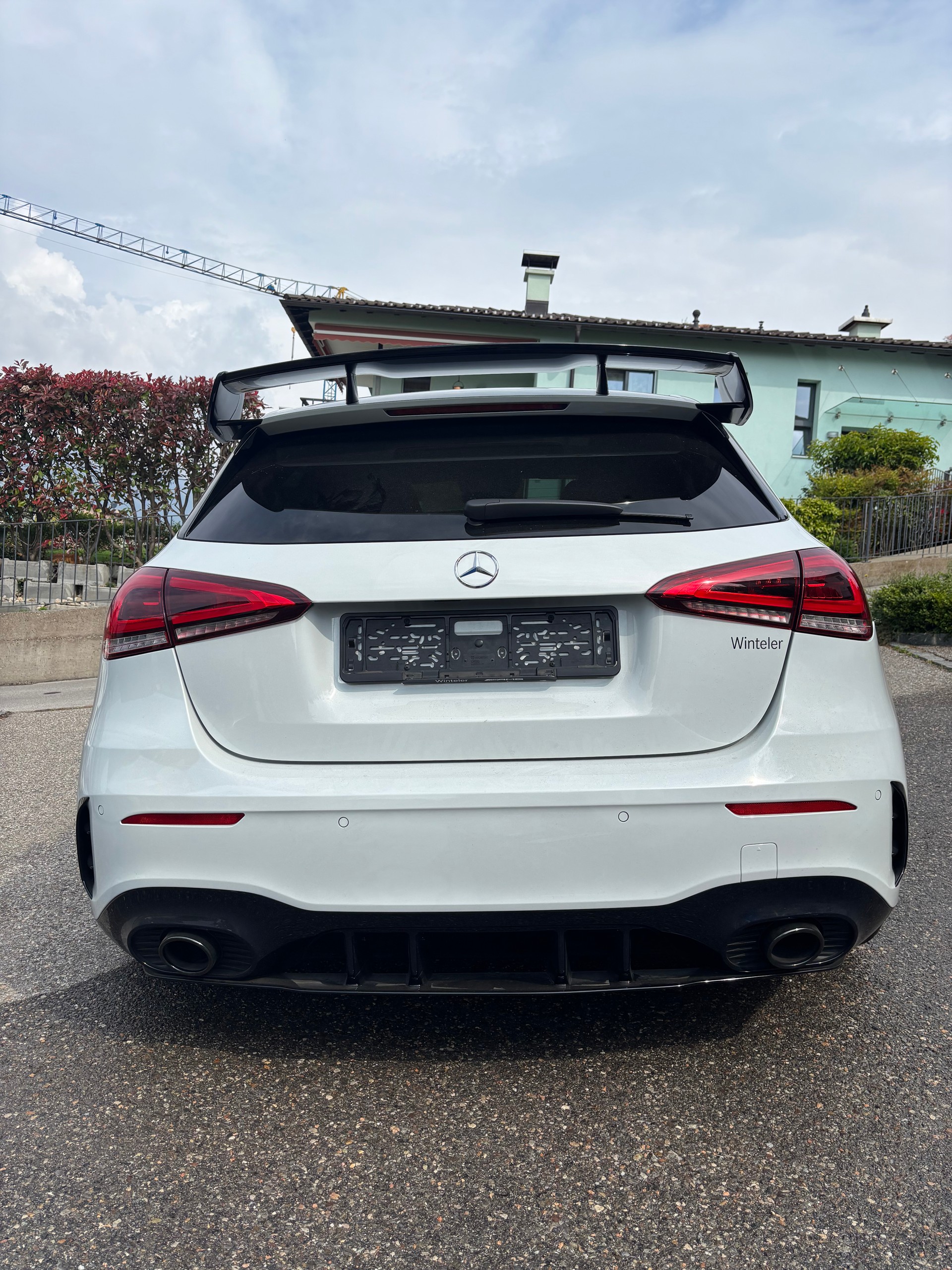 MERCEDES-BENZ A 35 AMG 4Matic Speedshift-image-1
