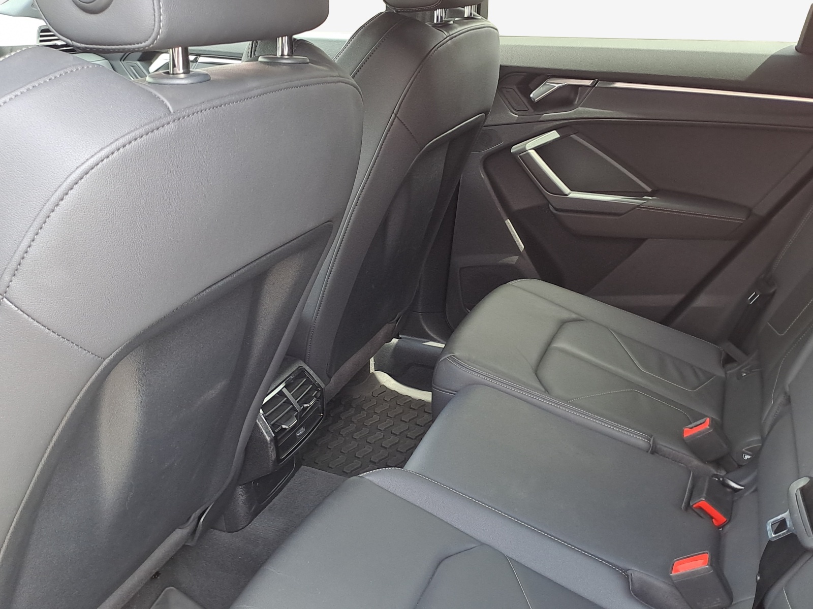 AUDI Q3 Sportback 35 TFSI S line Attraction S-tronic-image-13