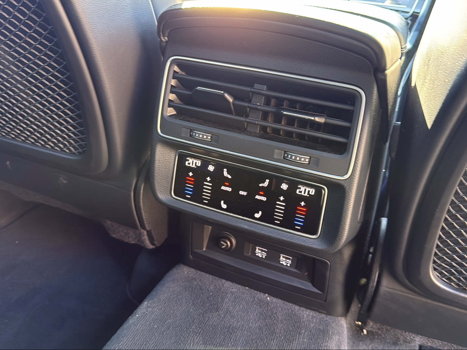 AUDI Q8 50 TDI quattro tiptronic-image-15