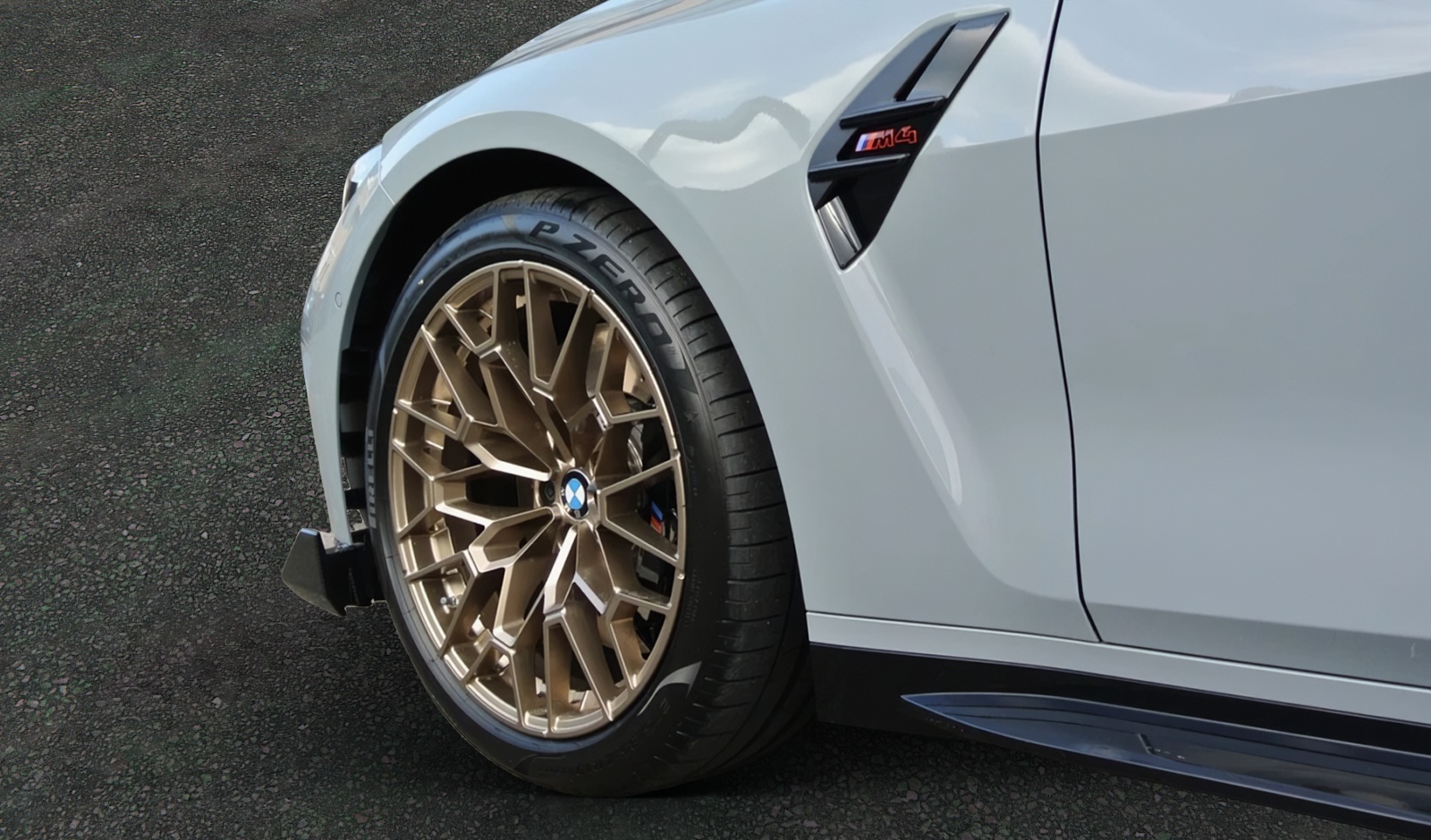 BMW M4 CS Coupé-image-8
