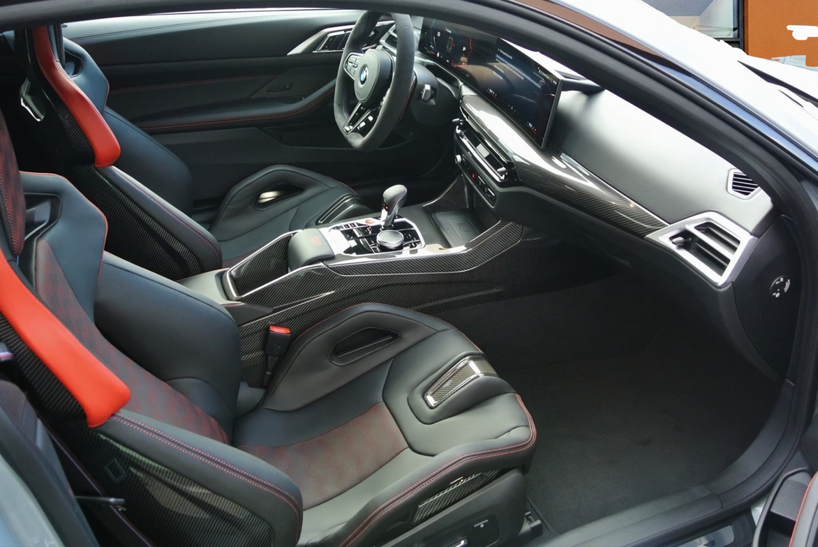 BMW M4 CS Coupé-image-12