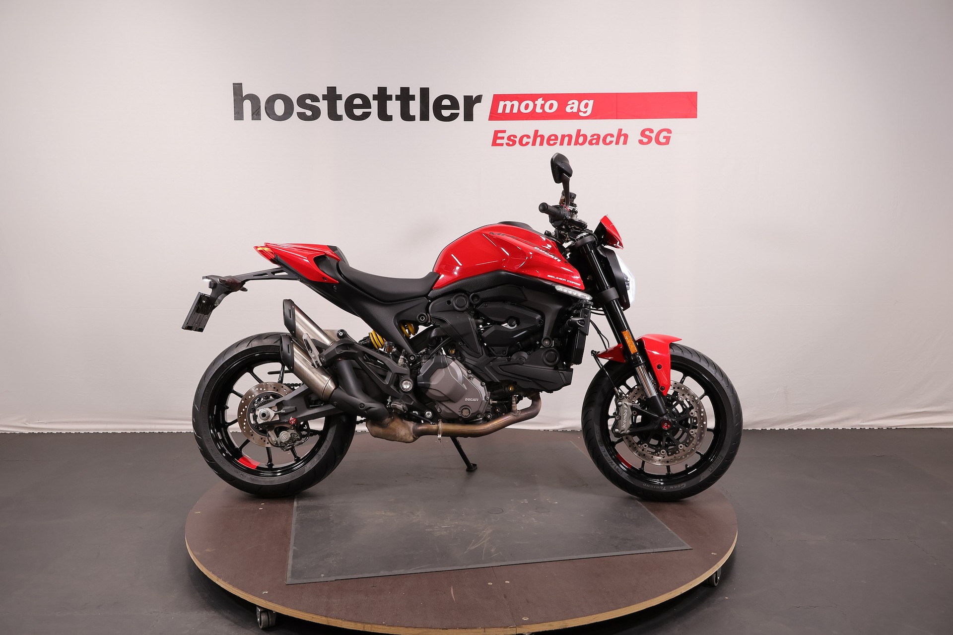 DUCATI Monster-showroom-element-1