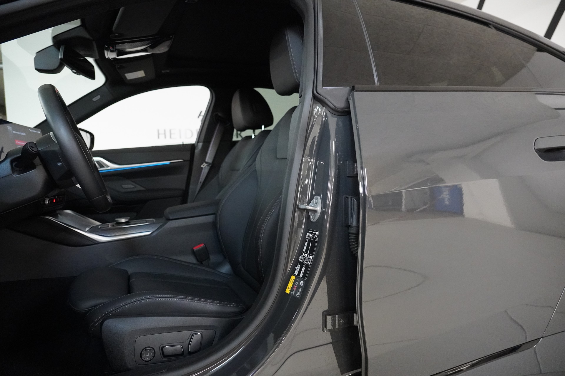 BMW i4 M60 M Sport Pro-image-11
