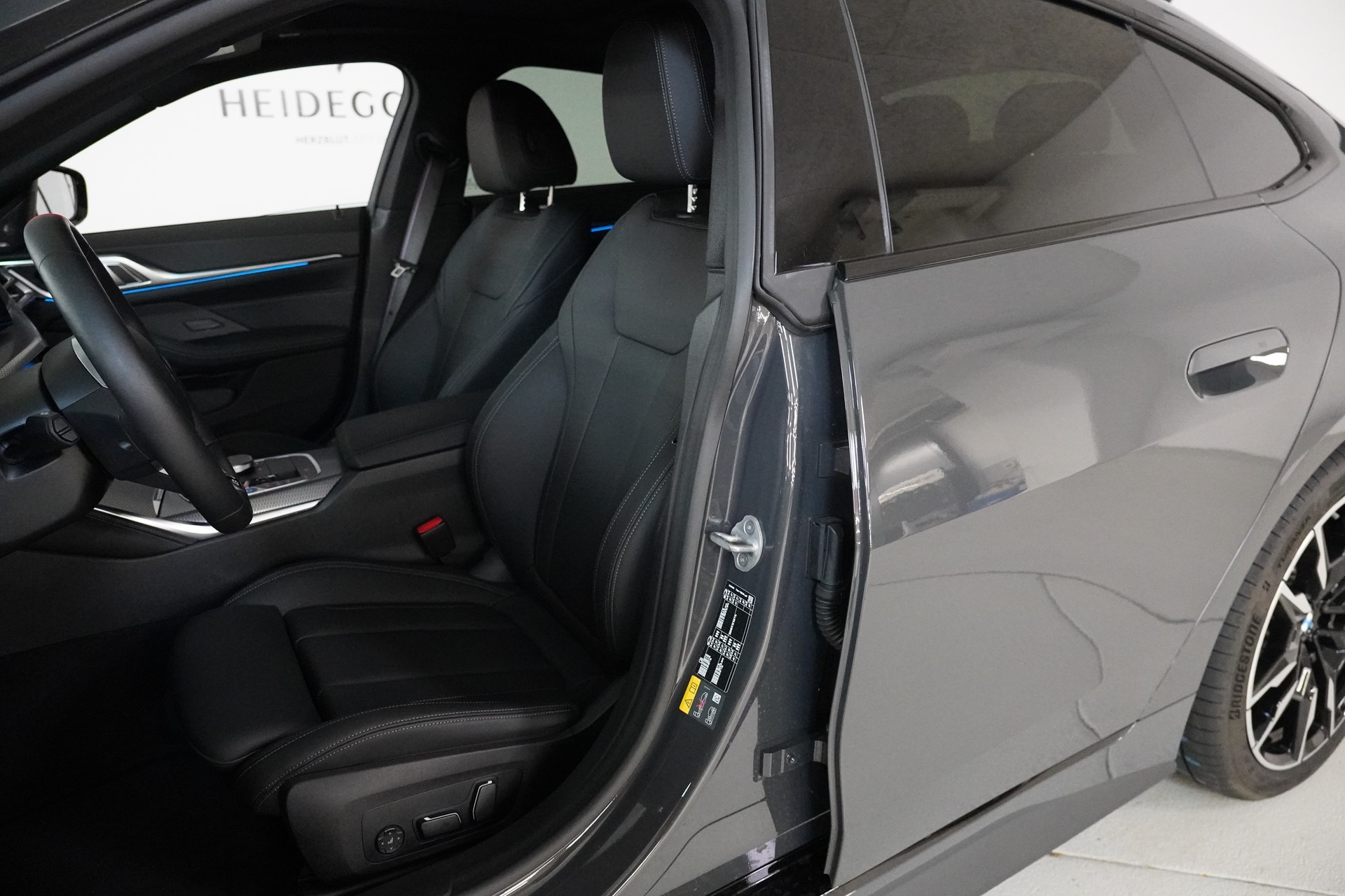 BMW i4 M60 M Sport Pro-image-12