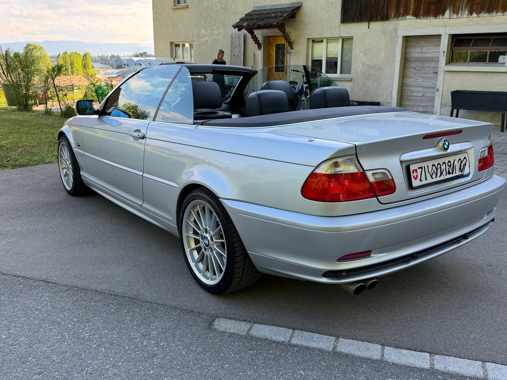 BMW 330Ci Cabriolet-image-5