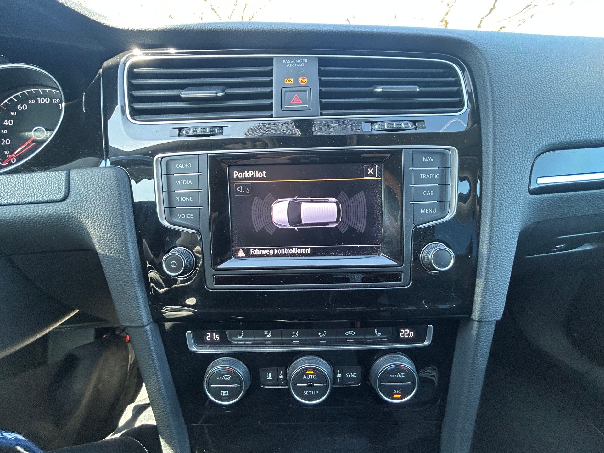 VW Golf 2.0 TDI Highline-image-13