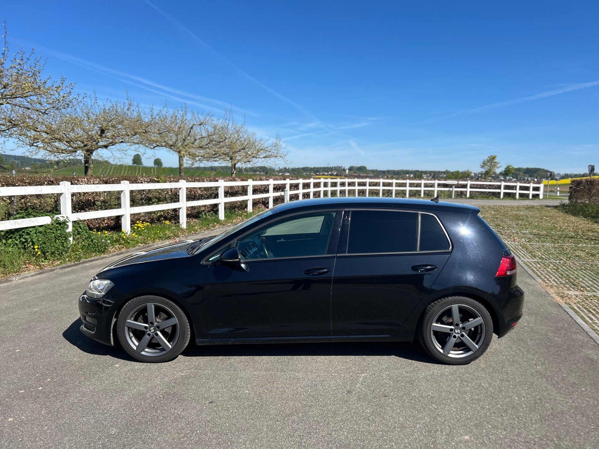 VW Golf 2.0 TDI Highline-image-1