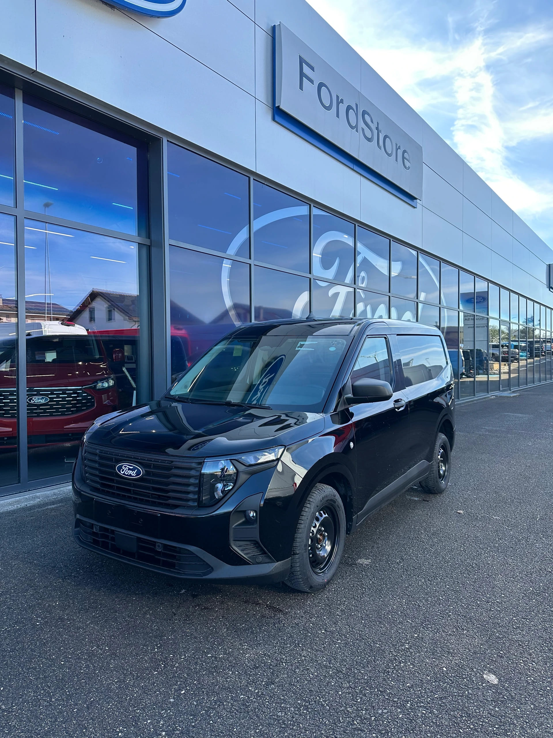 FORD Transit Courier van 1.0 EcoBoo Trend/125CV/Aut.-image-1