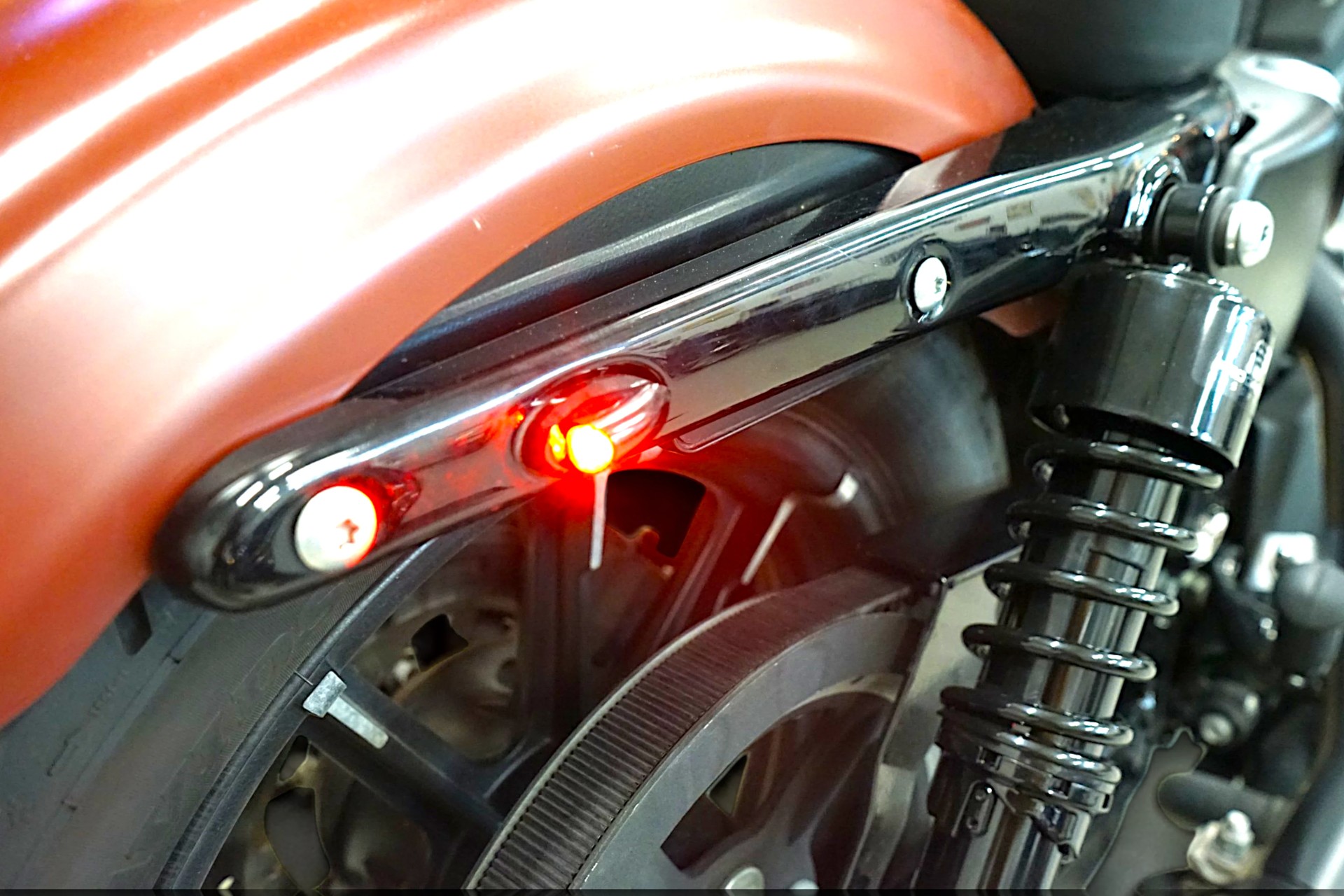 HARLEY-DAVIDSON XL 883 N Sportster Iron ABS-image-4