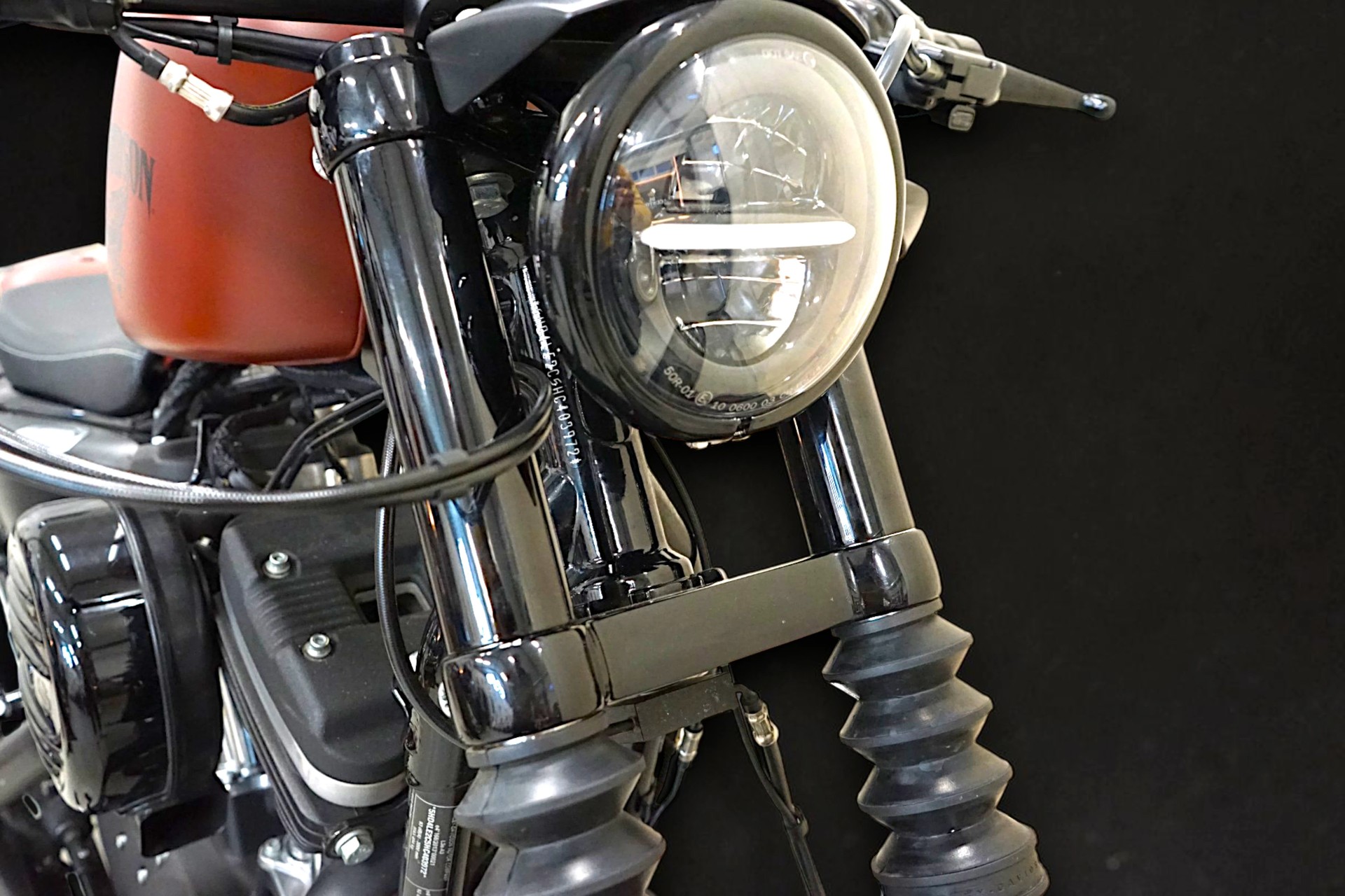 HARLEY-DAVIDSON XL 883 N Sportster Iron ABS-image-3