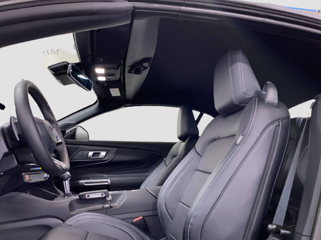 FORD Mustang Convertible 5.0 V8 GT-image-6