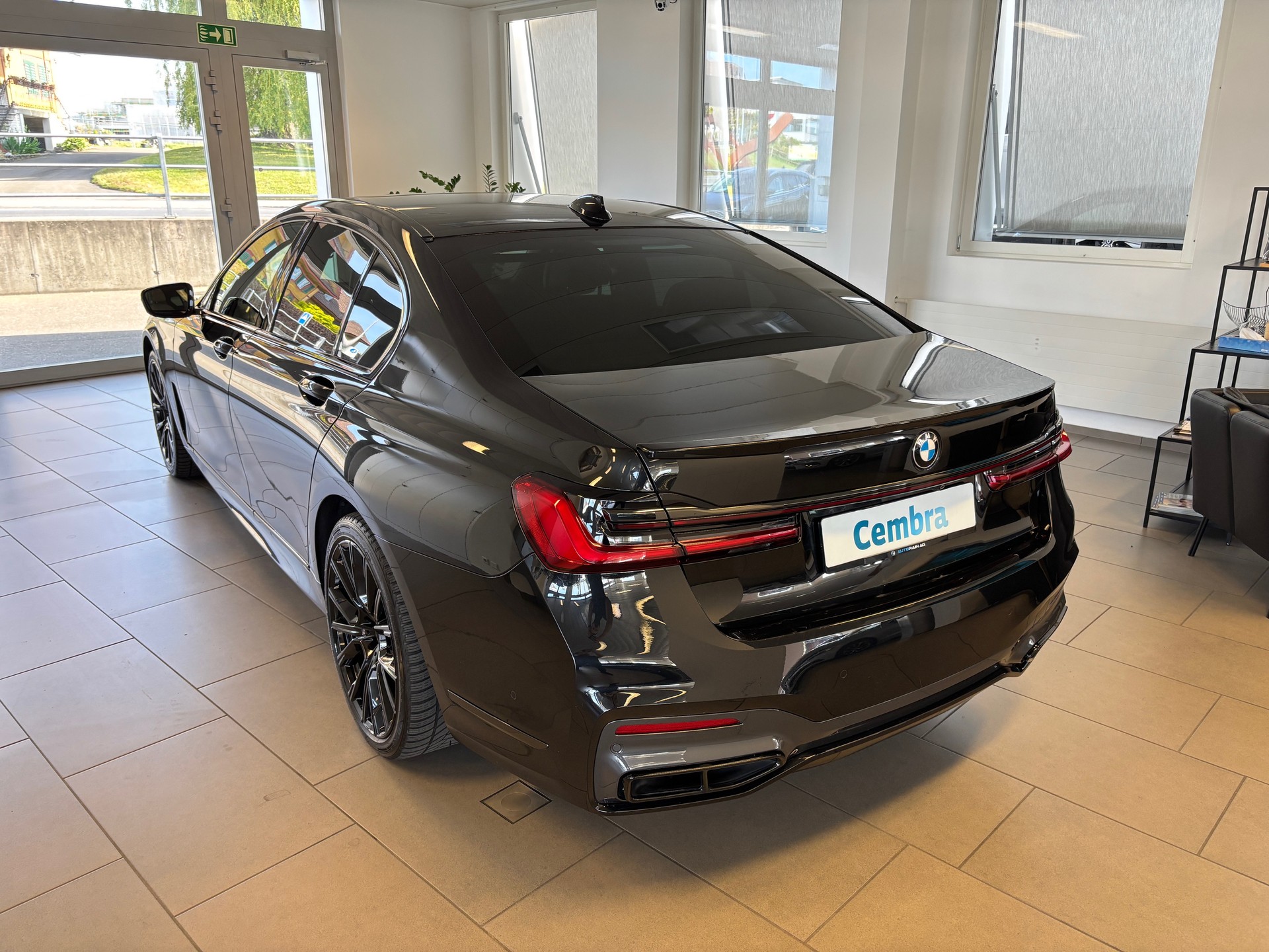 BMW 730d M Sport xDrive Steptronic-image-3
